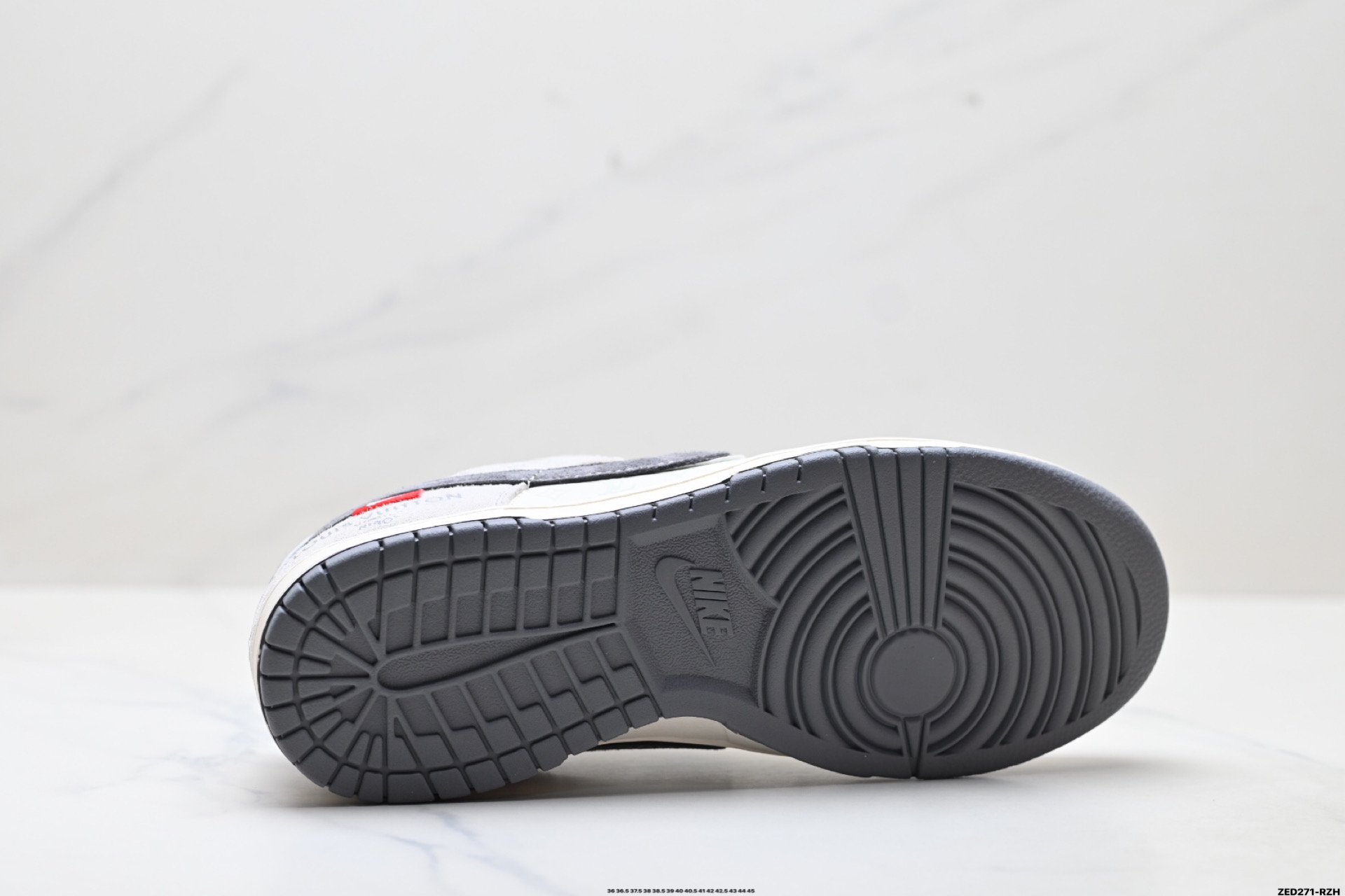 Nike Dunk Low Retro Edición Limitada Louis Vuitton: Estilo y Comodidad 10 i1758905402624 4604 0 8