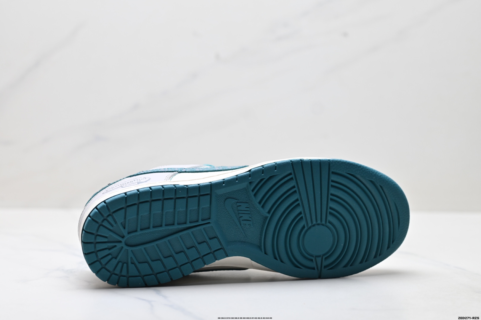 270 Nike Dunk Low Retro ‘DIY高端定制’耐克 低帮休闲运动板鞋 ZH2598-277-Chinese UA Cheap High Quatity Brand Clothes Bags handbags Sneakers wholesale wholesaler seller from China Factory suppliers Fashion Clothing Shoes best Quality Beautiful Price 270 Nike Dunk Low Retro ‘DIY高端定制’耐克 低帮休闲运动板鞋 ZH2598-277