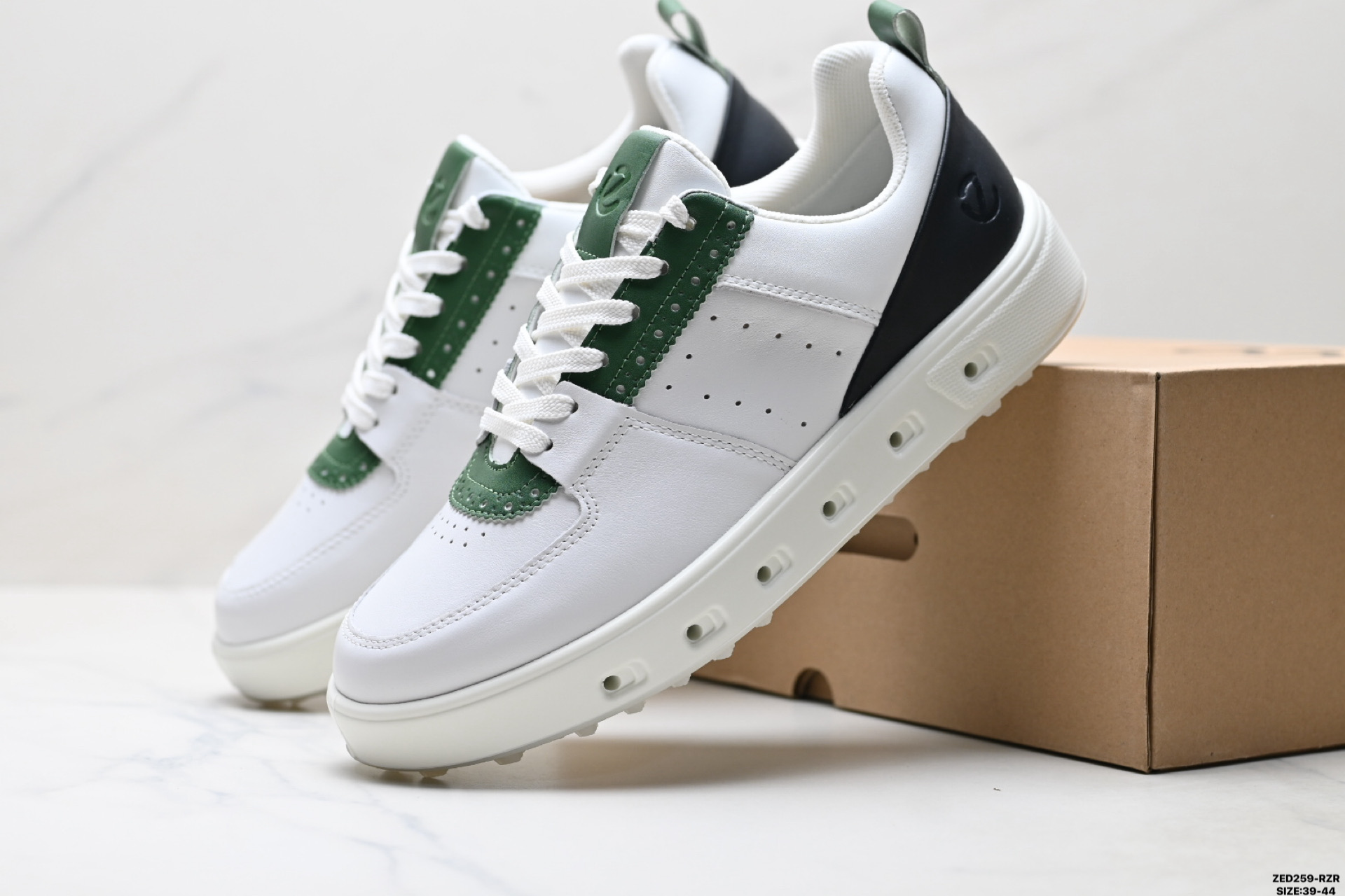 270 Ecco爱步 街头720系列 牛皮 运动潮流 减震耐磨 低帮高尔夫球鞋 1117346