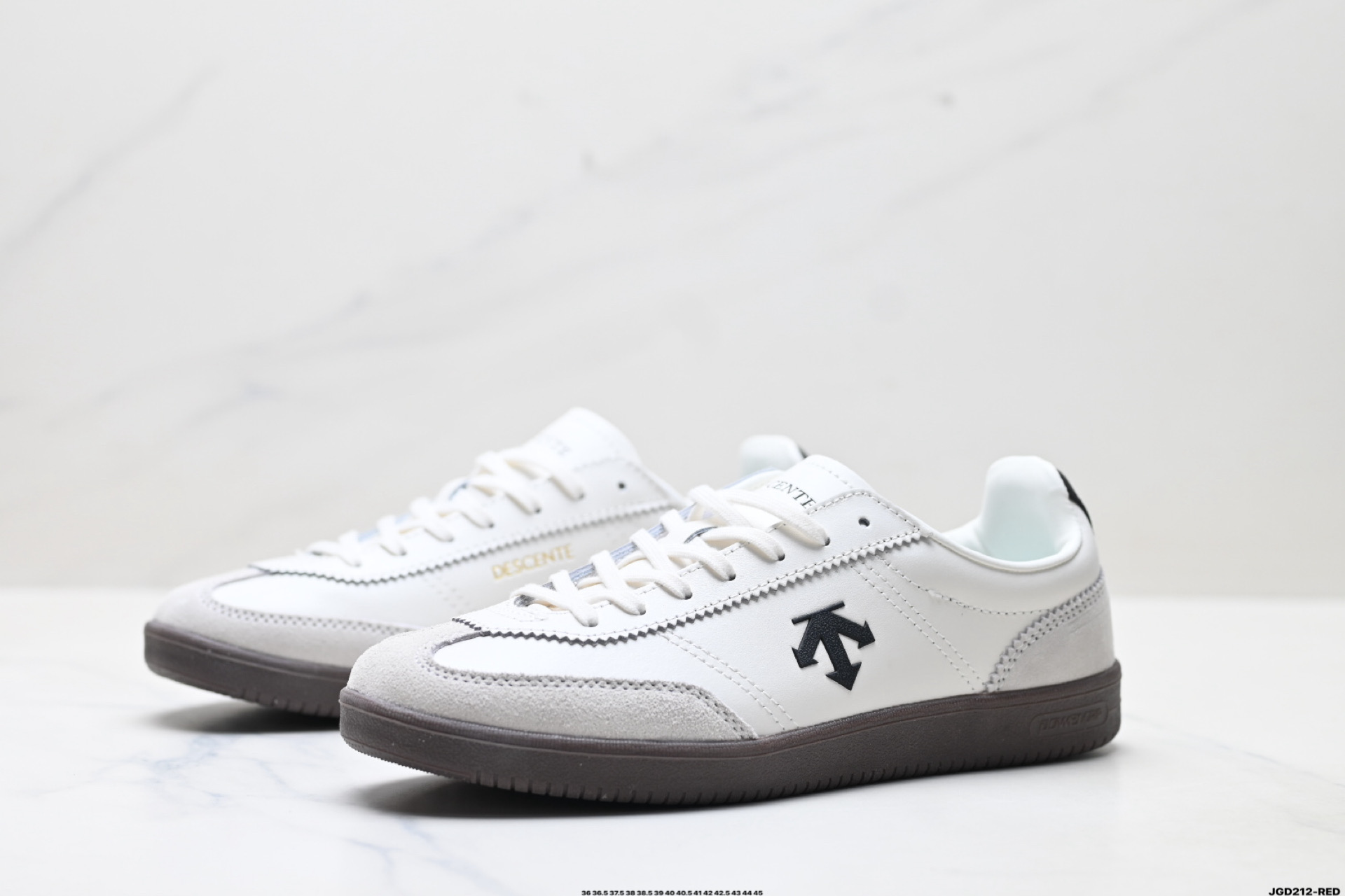 190 迪桑特DESCENTE EDGE COURT CLASSY 复古轻质 耐磨低帮板鞋 SQ323LSN75