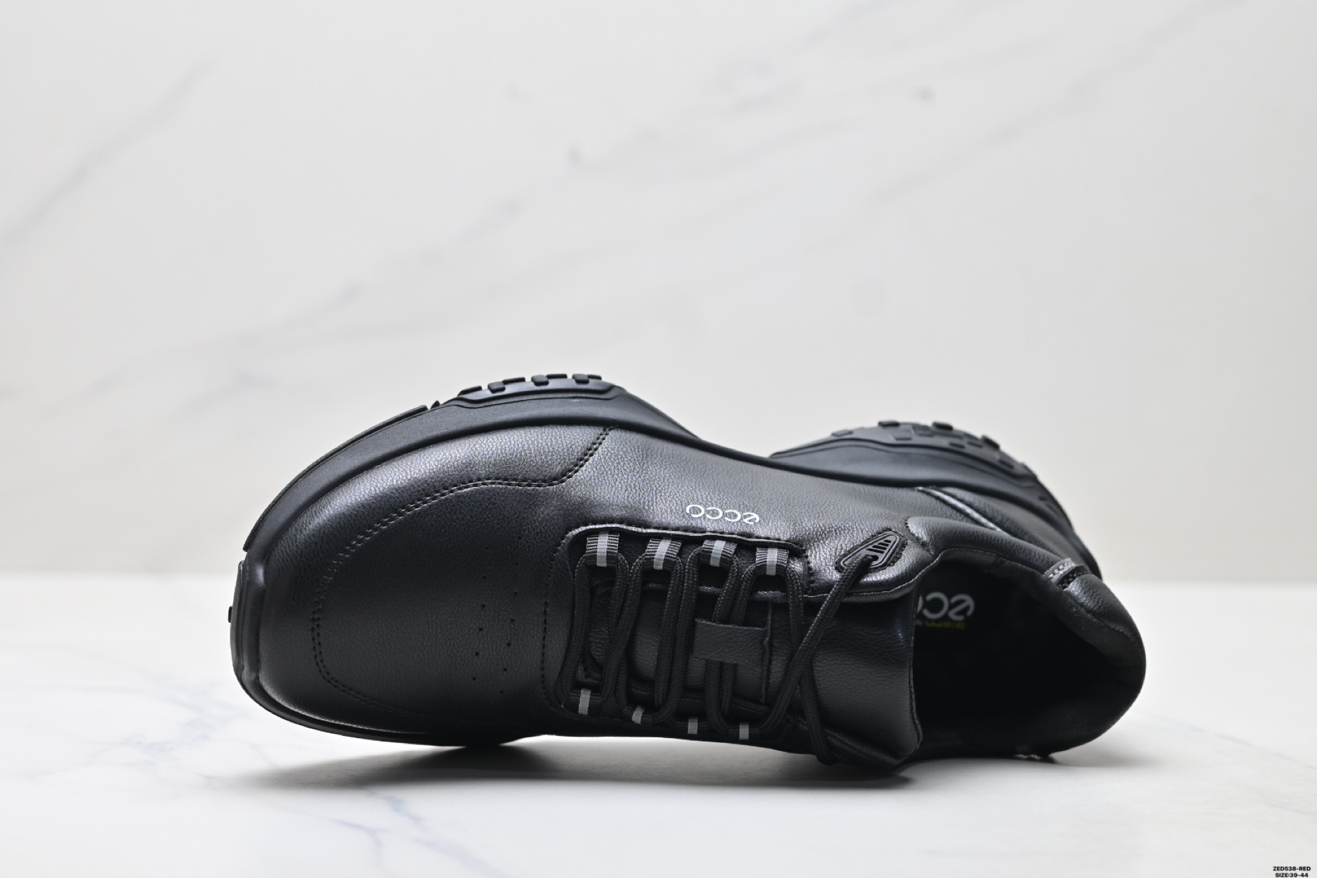 ecco男鞋2025新款秋季舒适真皮运动皮鞋防滑软底低帮工作休闲鞋