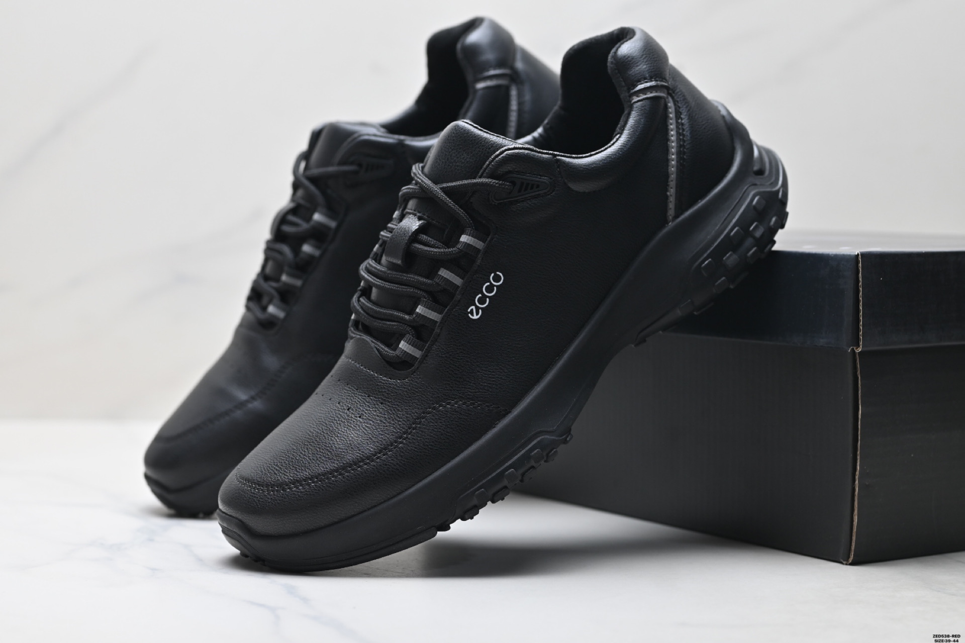 ecco男鞋2025新款秋季舒适真皮运动皮鞋防滑软底低帮工作休闲鞋