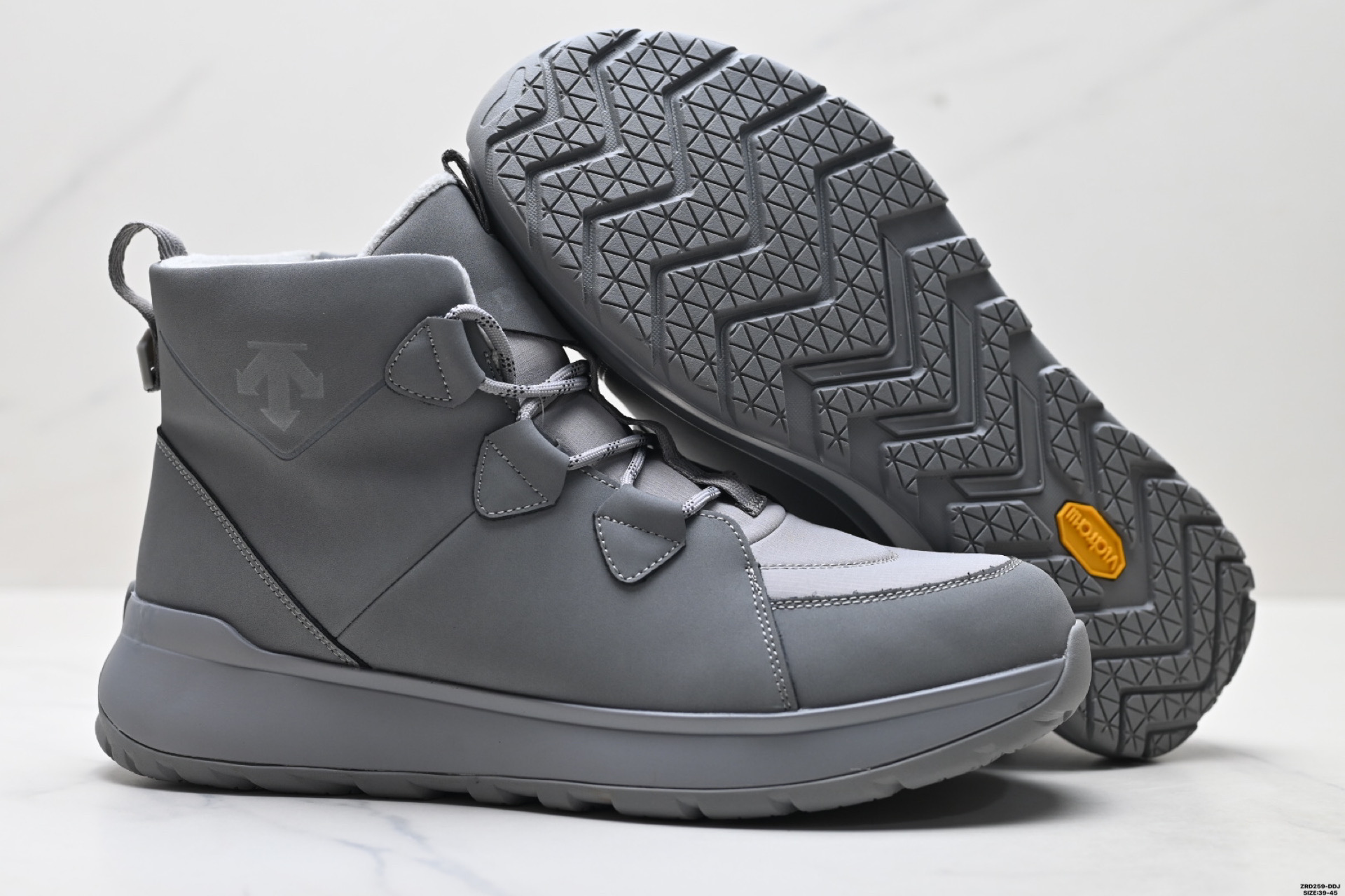 340 DESCENTE POLESTAR MID迪桑特运动休闲男女款耐磨缓震保暖雪地靴运动中帮 POLESTAR MID中帮雪地靴 D4431LBT