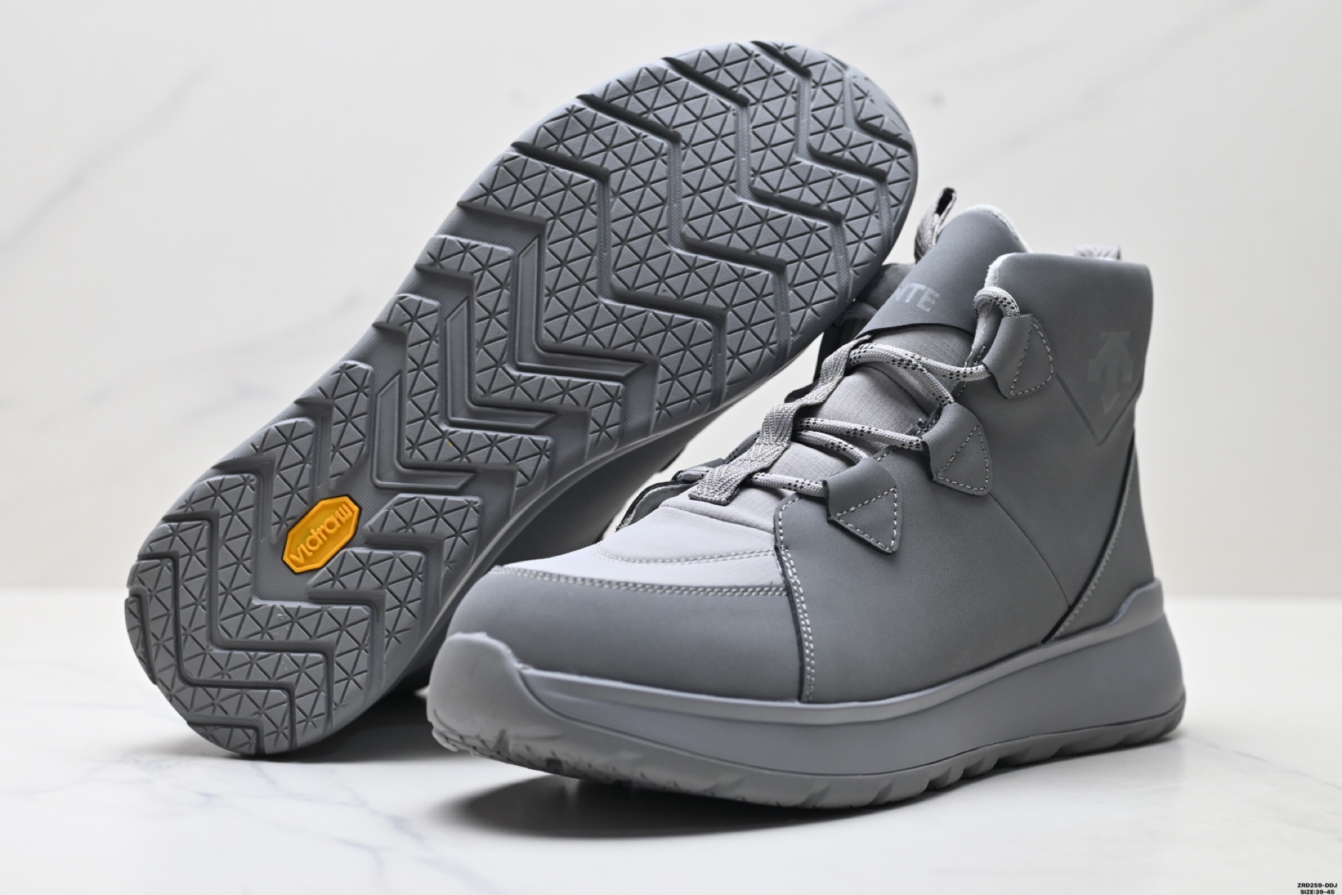 340 DESCENTE POLESTAR MID迪桑特运动休闲男女款耐磨缓震保暖雪地靴运动中帮 POLESTAR MID中帮雪地靴 D4431LBT