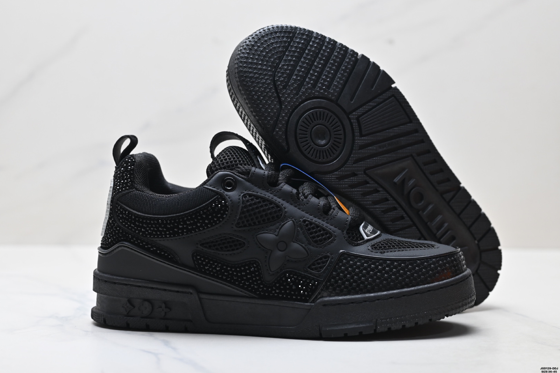 Louis Vuitton Trainer Sneaker Low - Elegancia y Comodidad en Cada Paso 6 i1759245472690 3755 0 4