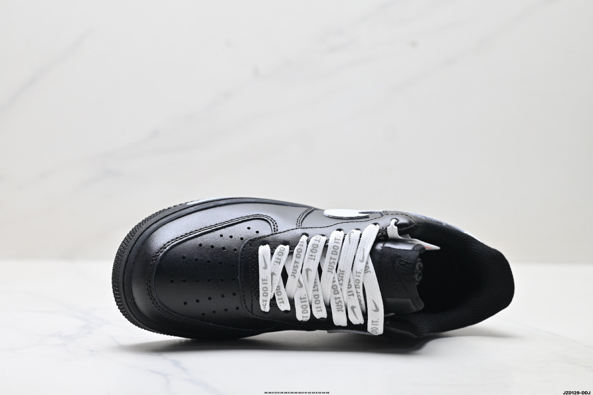 Nike Air Force 1 '07: Comodidad y estilo icónico en cada paso 3 i1759245626340 8355 0 1