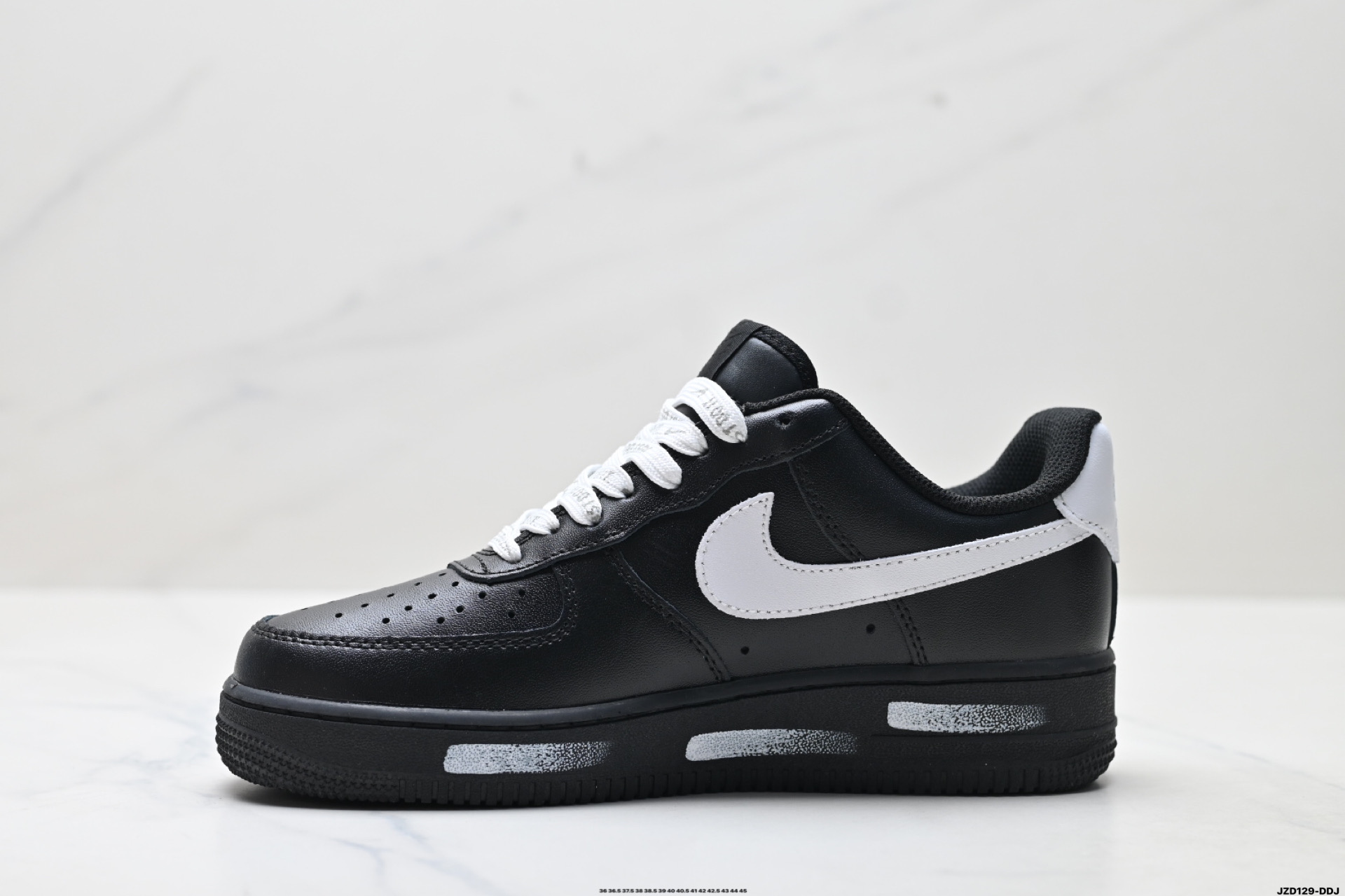 Nike Air Force 1 '07: Comodidad y estilo icónico en cada paso 4 i1759245627354 741 0 2