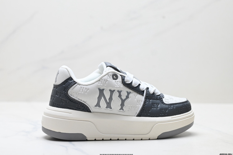 נעלי מודה MLB New York Yankees Chunky Liner - נוחות ונועות בסגנון 1 נעלי מודה MLB New York Yankees Chunky Liner – נוחות ונועות בסגנון