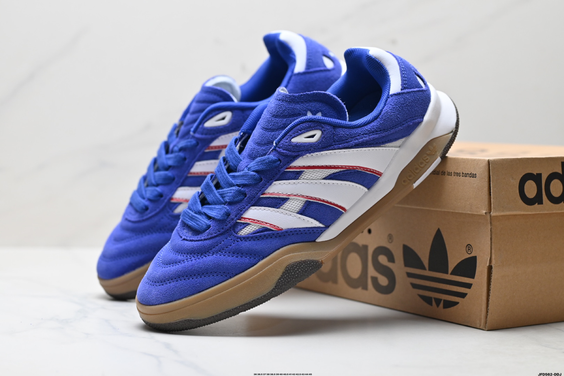 180 阿迪达斯ADIDAS PREDATOR FREESTYLE 复古单品 IH5499