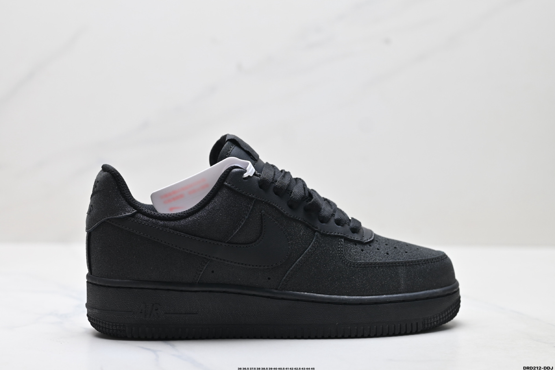 Nike Air Force 1 ’07 Zapatillas Bajas – Comodidad y Estilo Clásico en Cada Paso