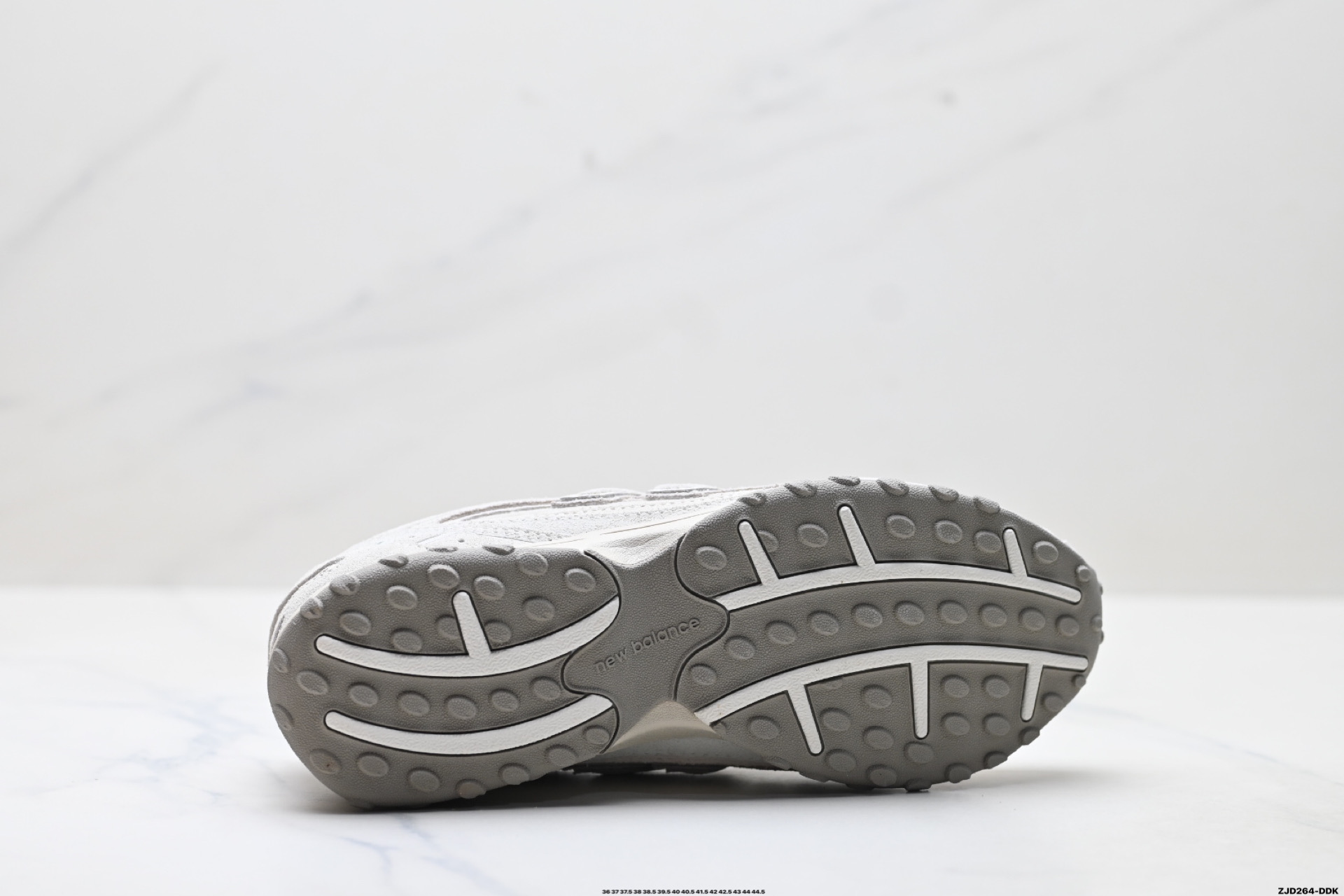 250 New Balance 204L系列 新百伦 薄底鞋 薄底皮质鞋带德训系 减震耐磨包裹性支撑轻便 生活休闲鞋 U204LMMC