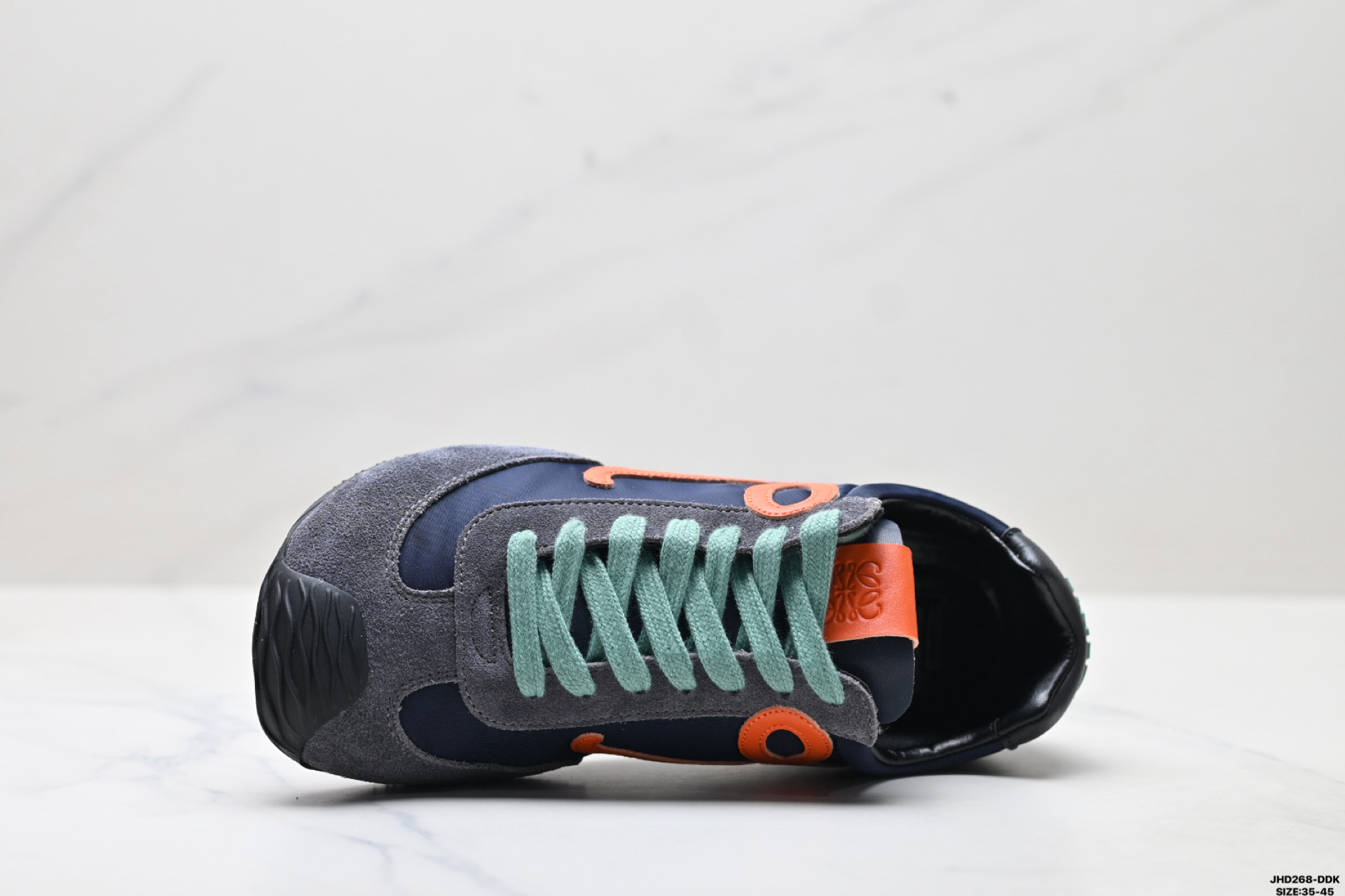 200 LOEWE罗意威 Ballet Runner 2.0小牛皮 圆头系带 低帮 生活休闲鞋