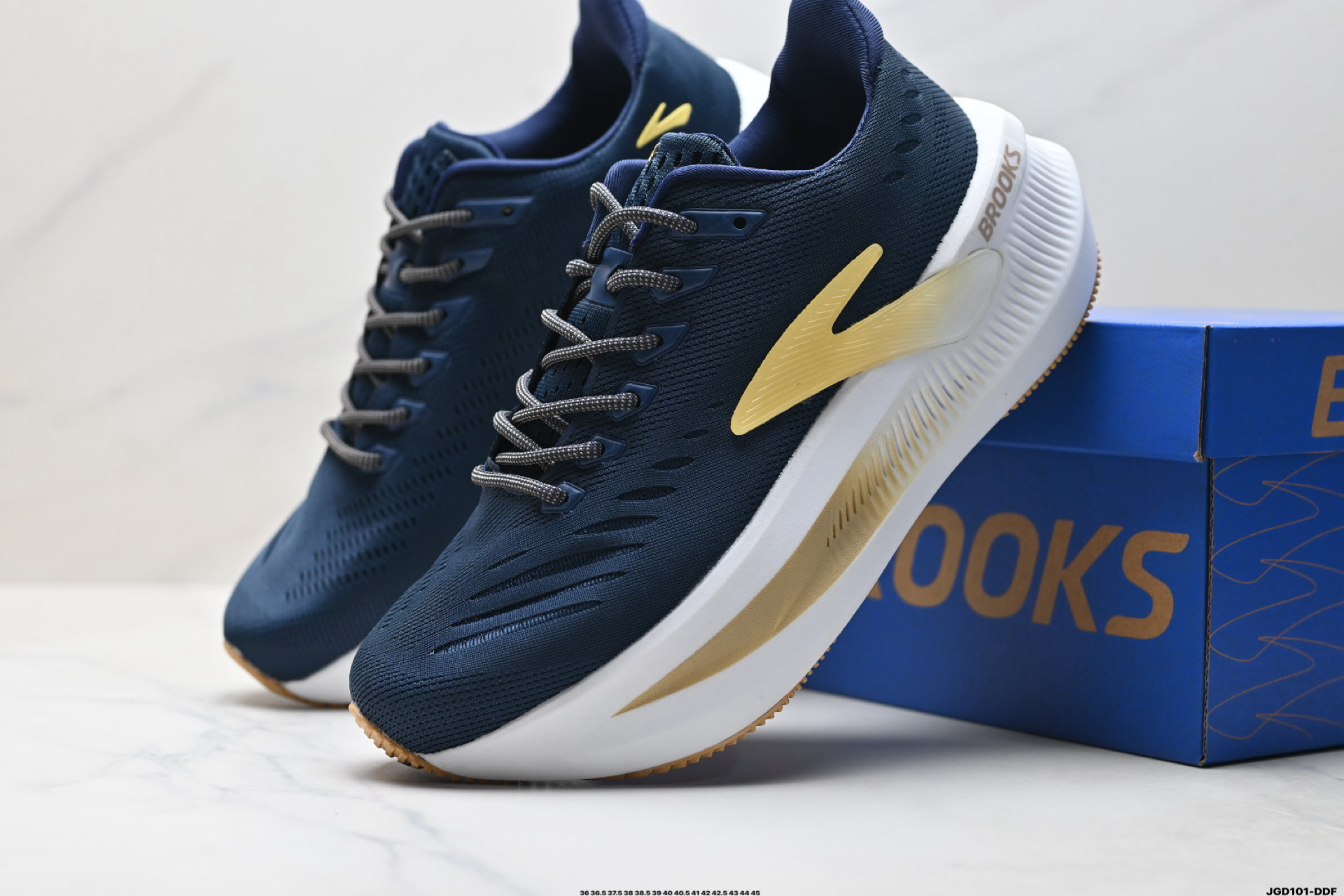 Brooks 布鲁克斯 Glycerin 2 超级甘油二代 厚底马拉松缓震跑鞋 220447 1D 099 Brooks 布鲁克斯 Glycerin 2 超级甘油二代 厚底马拉松缓震跑鞋 220447 1D 099