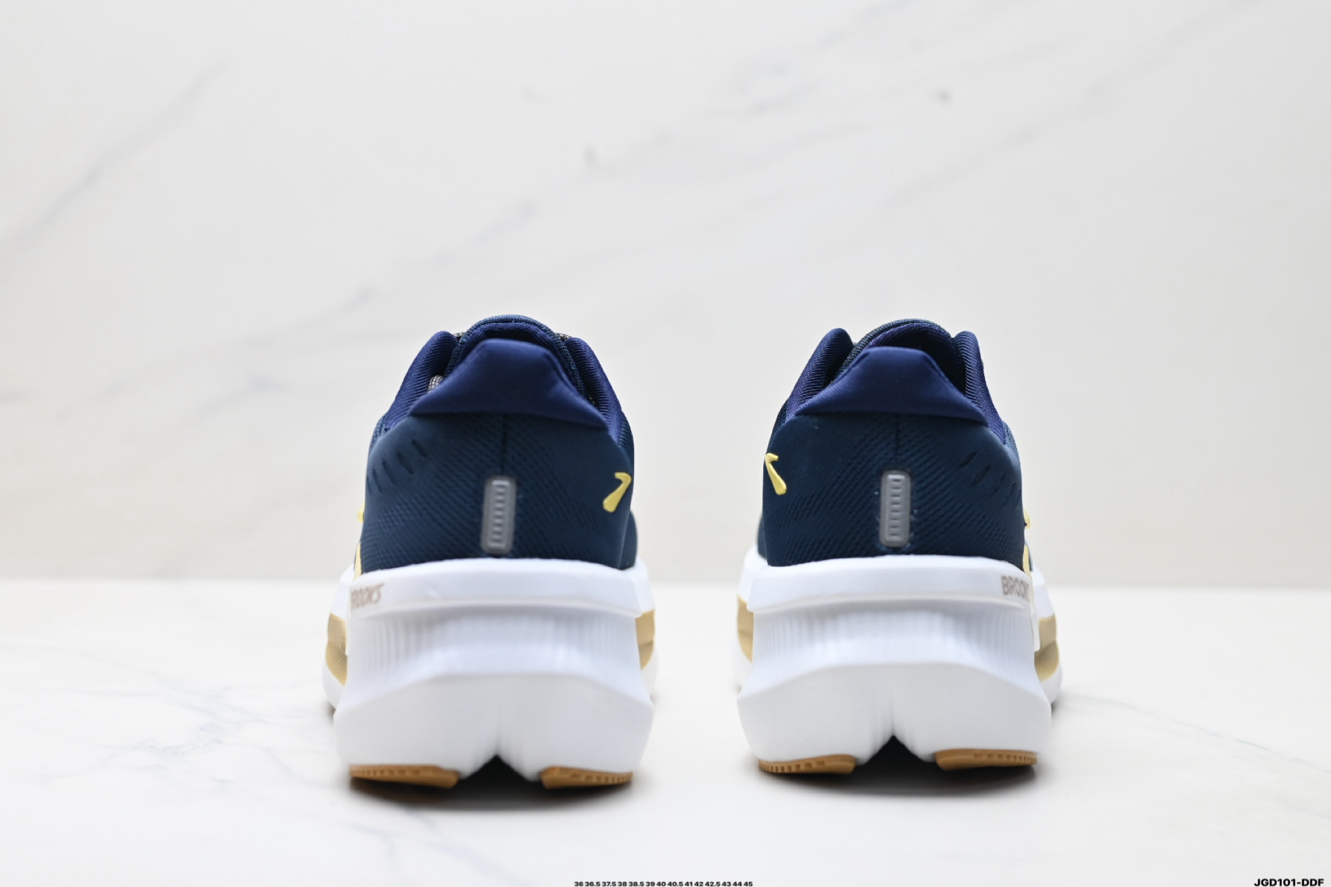 Brooks 布鲁克斯 Glycerin 2 超级甘油二代 厚底马拉松缓震跑鞋 220447 1D 099 Brooks 布鲁克斯 Glycerin 2 超级甘油二代 厚底马拉松缓震跑鞋 220447 1D 099