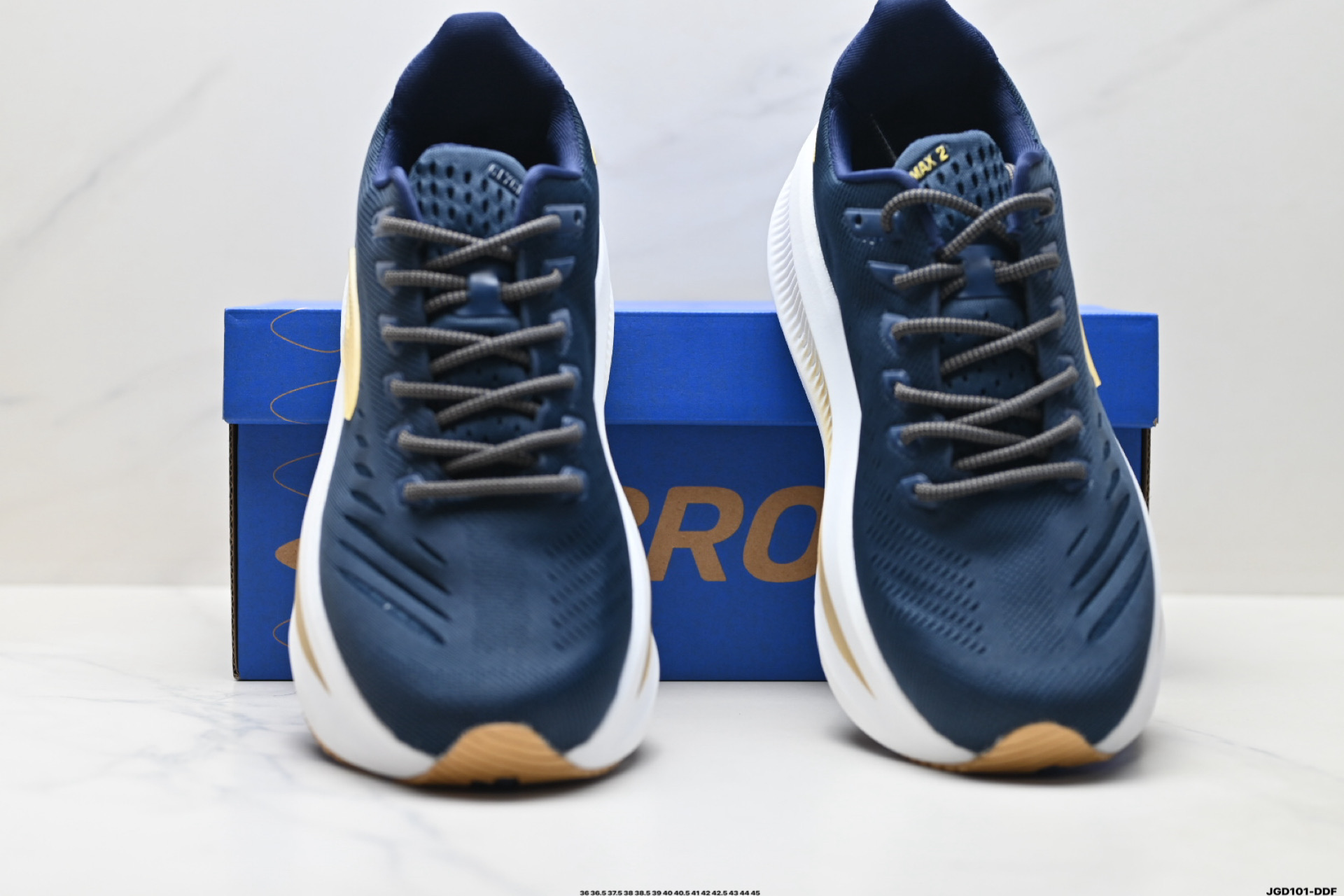 Brooks 布鲁克斯 Glycerin 2 超级甘油二代 厚底马拉松缓震跑鞋 220447 1D 099 Brooks 布鲁克斯 Glycerin 2 超级甘油二代 厚底马拉松缓震跑鞋 220447 1D 099