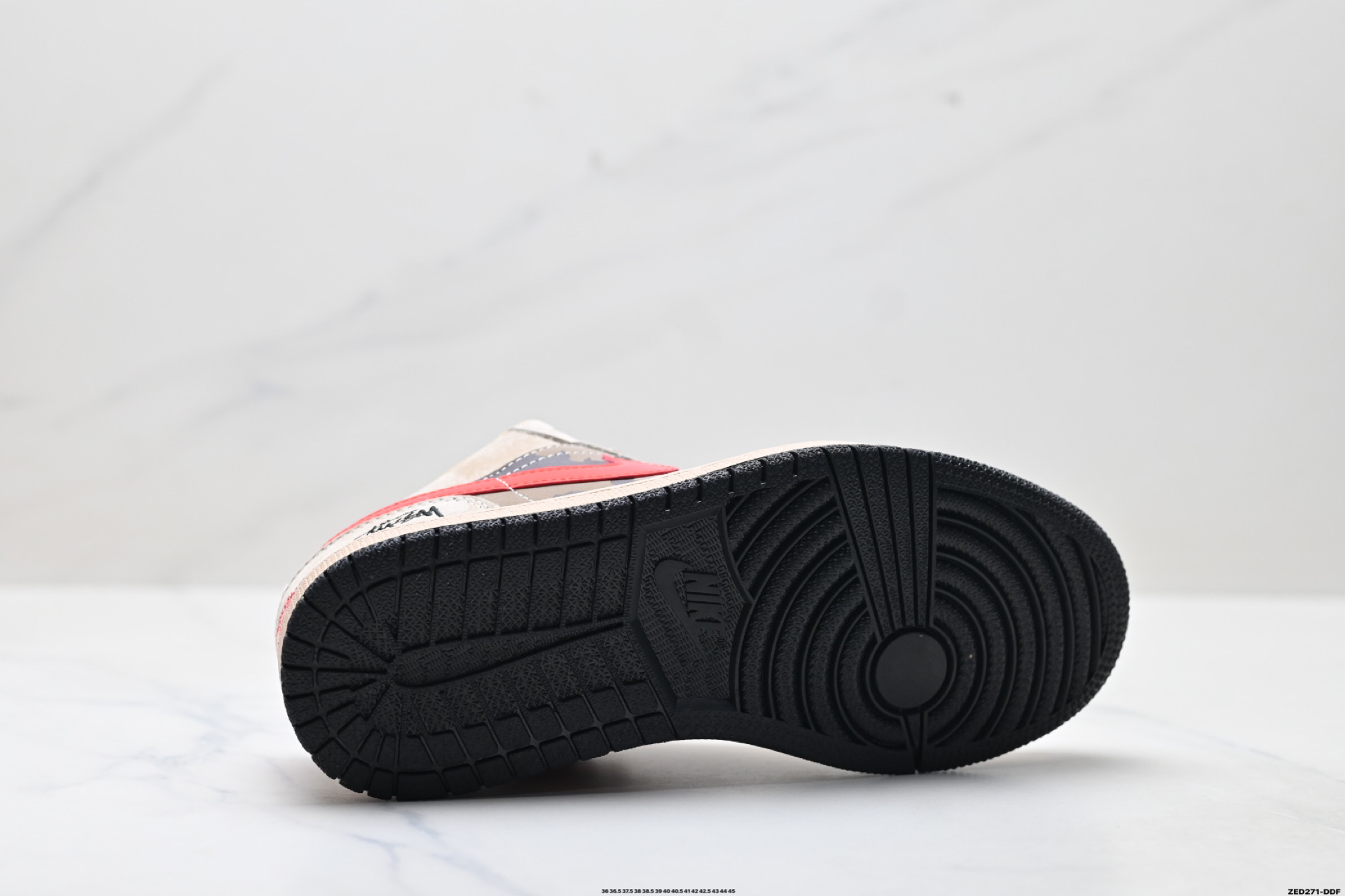 270 Nike Air Jordan 1 Low AJ1乔1低帮休闲板鞋 LR8888-012