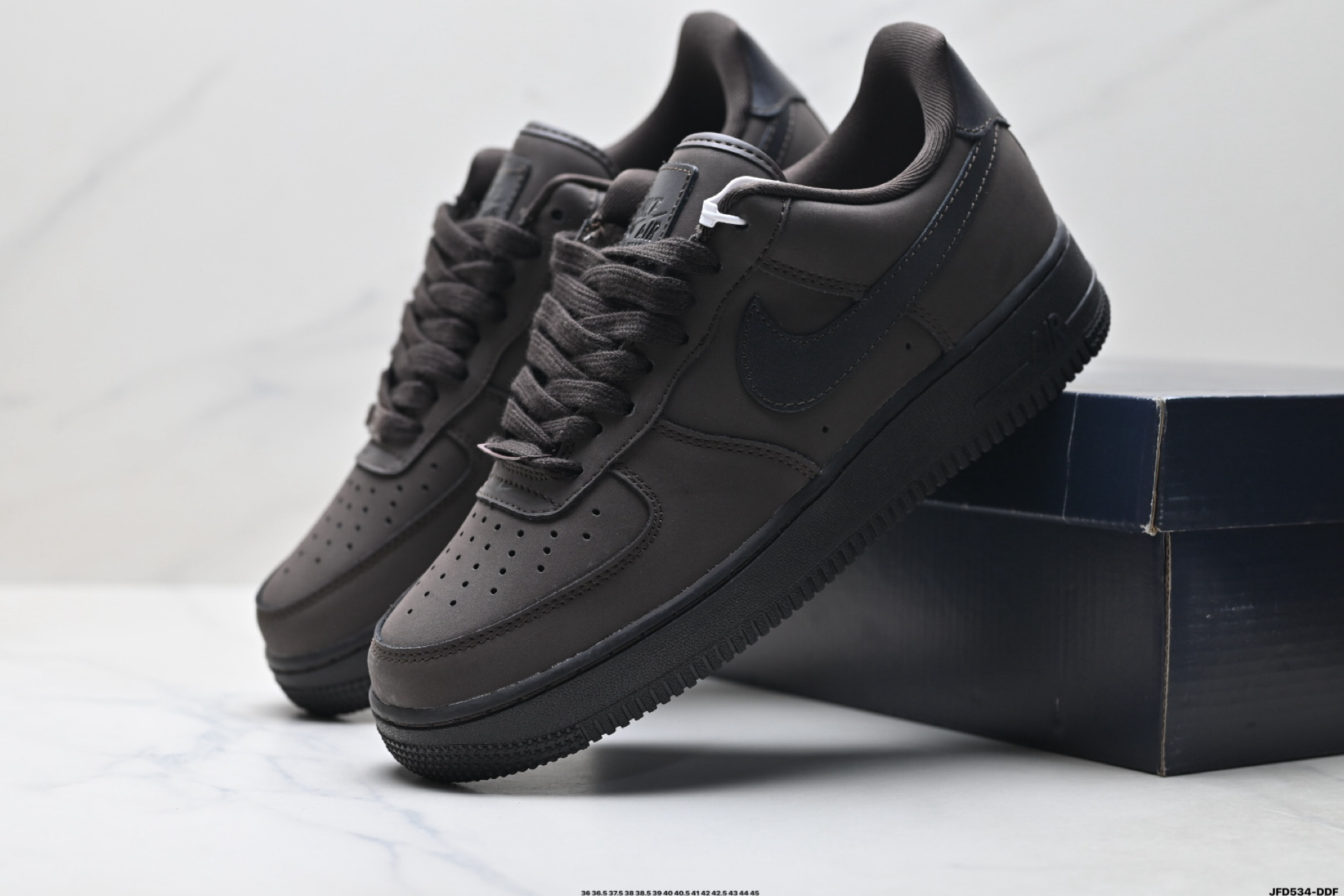 180 NIKE AIR FORCE 1‘07 IB6543-001
