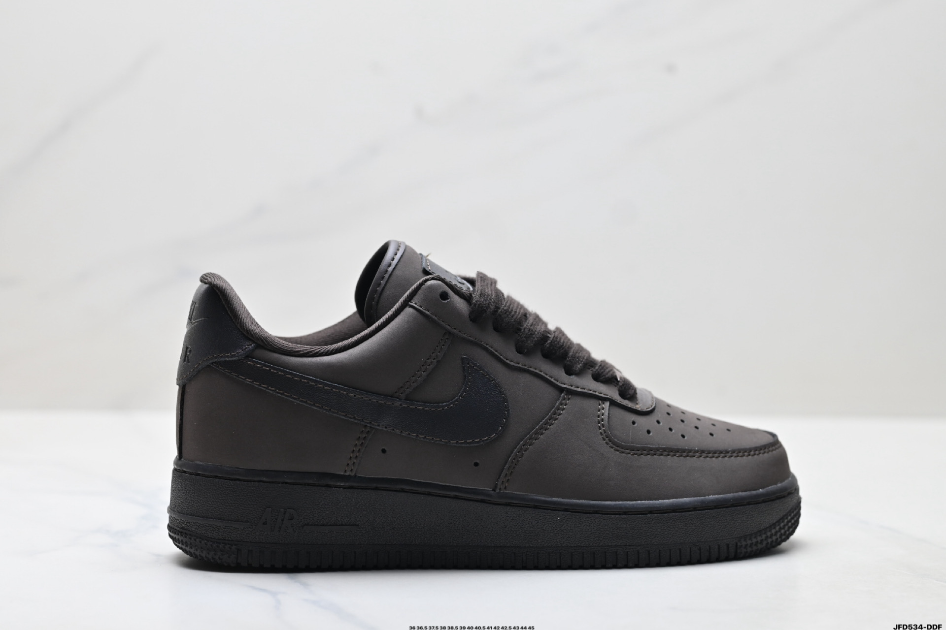 180 NIKE AIR FORCE 1‘07 IB6543-001