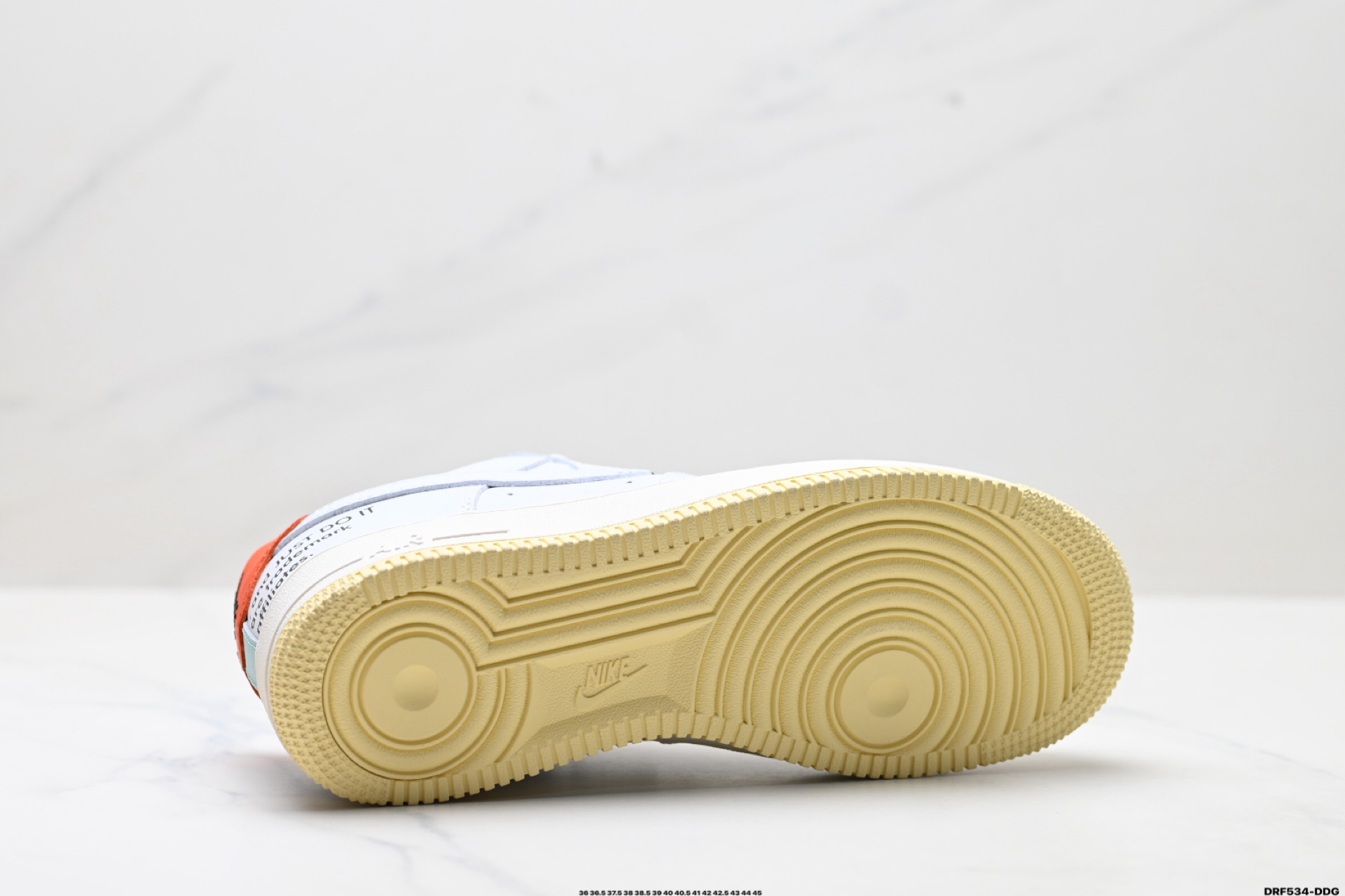 Nike Air Force 1 '07: Comodidad y estilo urbano en cada paso 10 i1759680046161 6052 0 8