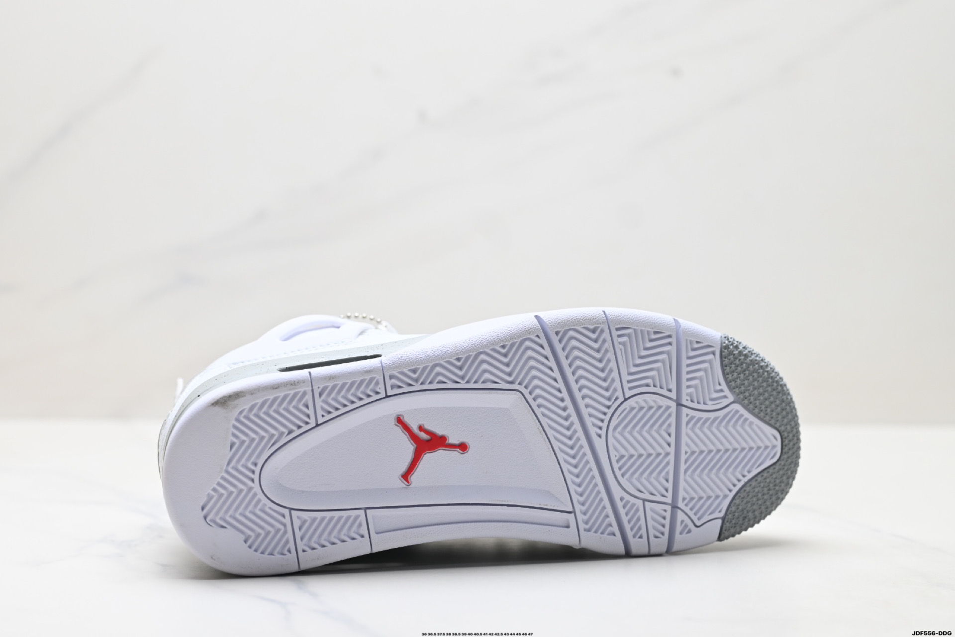 Nike Air Jordan 4 Retro: Estilo y Comodidad en Cada Paso 10 i1759680079498 1104 0 8