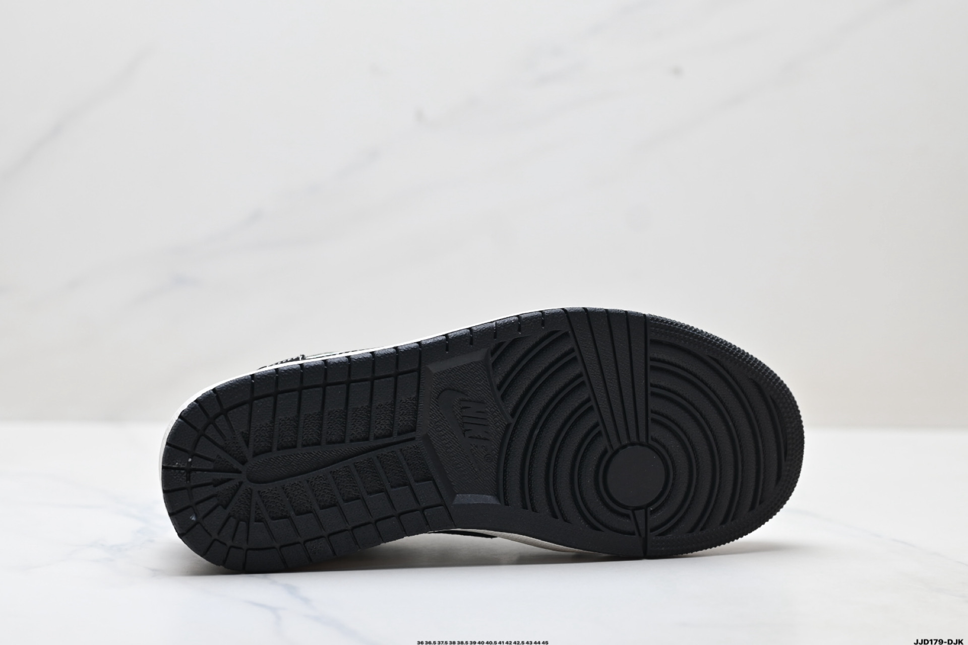 Nike Air Jordan 1 x Louis Vuitton: Colaboración Exclusiva, Estilo y Comodidad 10 i1760371602729 8078 0 8