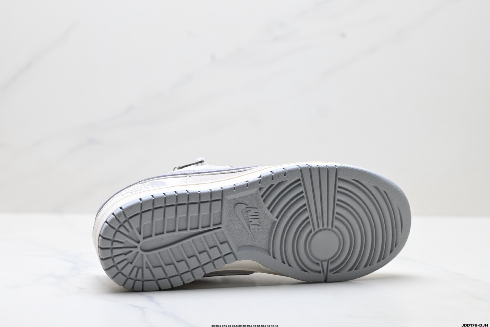 Nike Dunk Low Retro 'DIY': Comodidad y Estilo Personalizado en Cada Paso 10 i1760631602255 3841 0 8