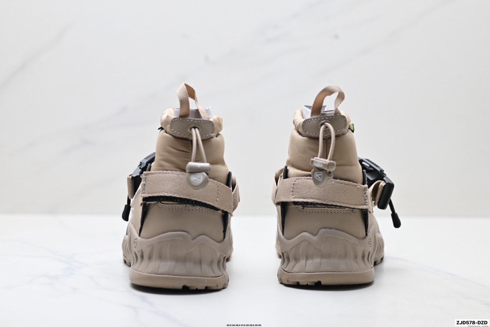 KEEN HOODZERRA Botas de Nieve Unisex con Aislamiento Reciclado y Ajuste Rápido 7 i1760947494967 4812 0 5