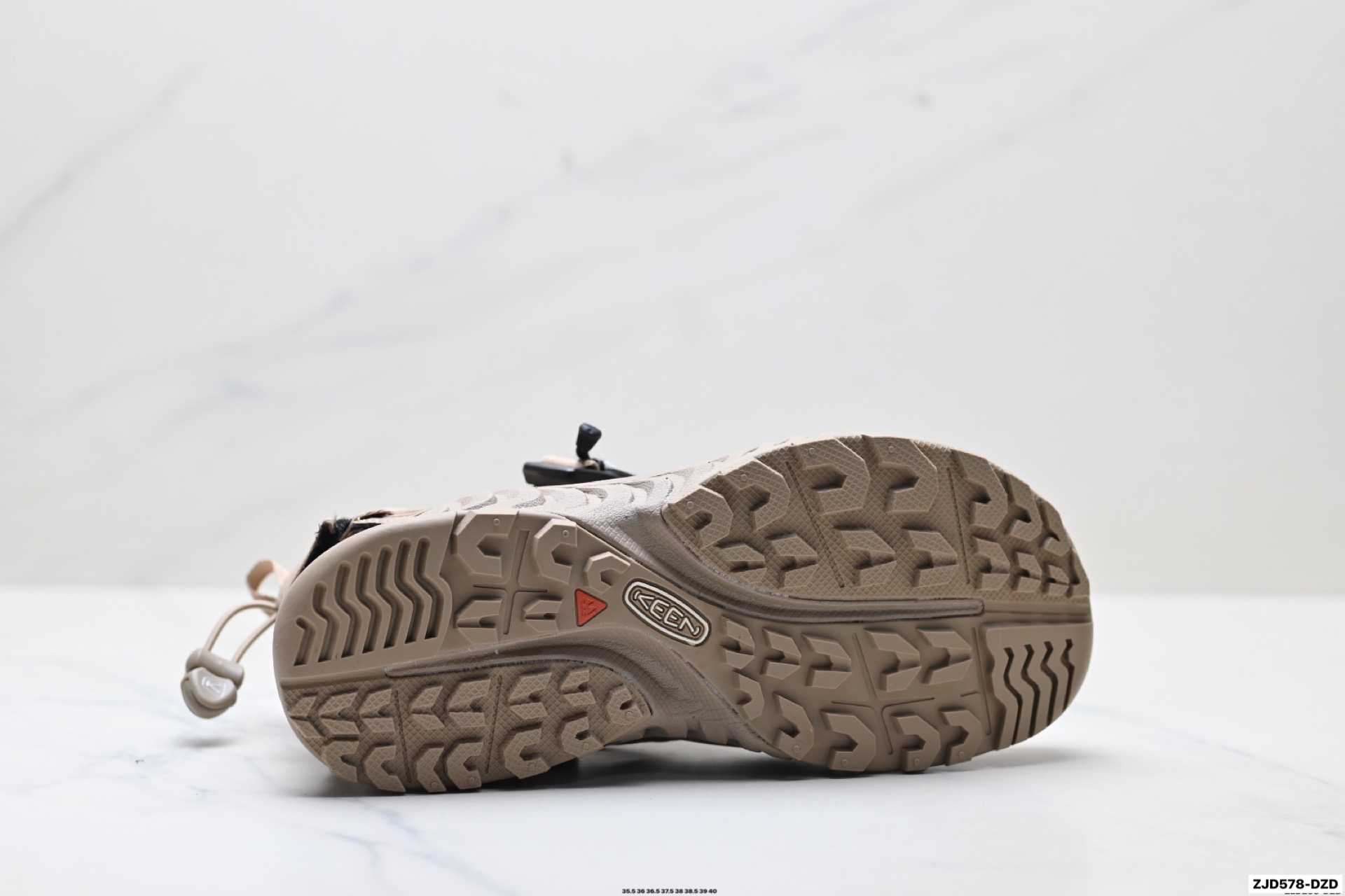 KEEN HOODZERRA Botas de Nieve Unisex con Aislamiento Reciclado y Ajuste Rápido 10 i1760947499071 3679 0 8