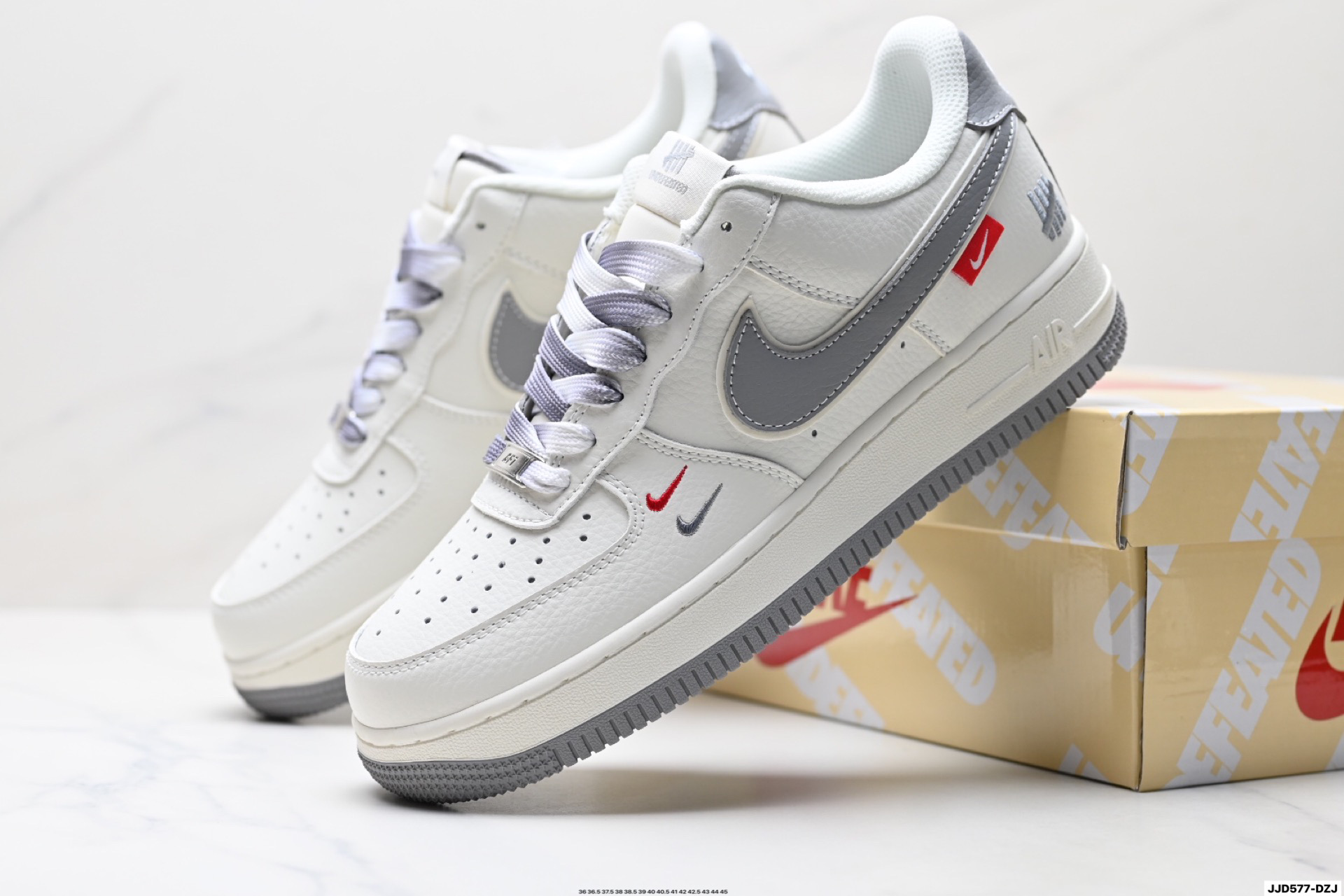 Nike Air Force 1 '07: Elegancia Clásica con un Toque Moderno y Comodidad Duradera 9 i1760977594890 5571 0 7