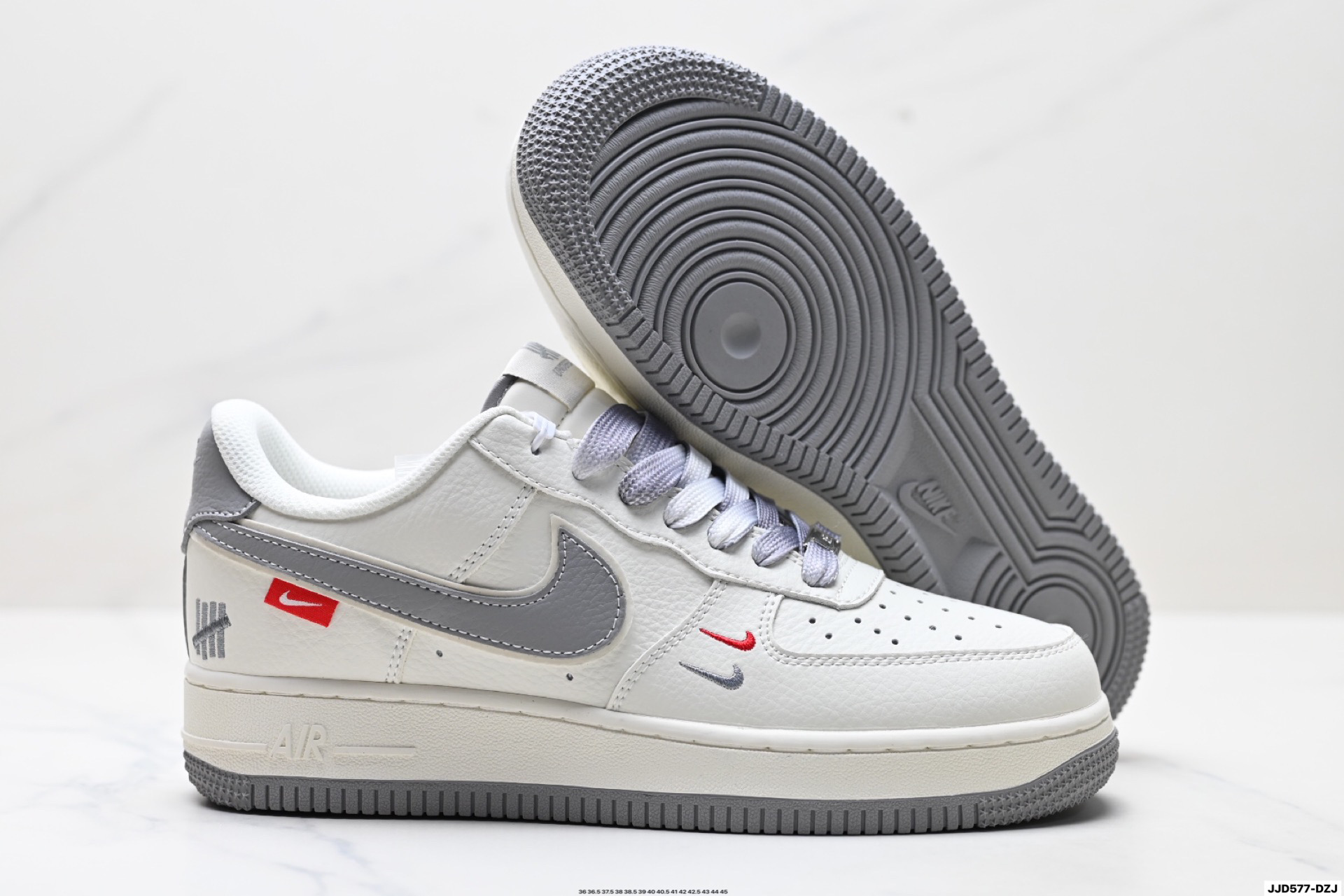 Nike Air Force 1 '07: Elegancia Clásica con un Toque Moderno y Comodidad Duradera 6 i1760977594891 3193 0 4