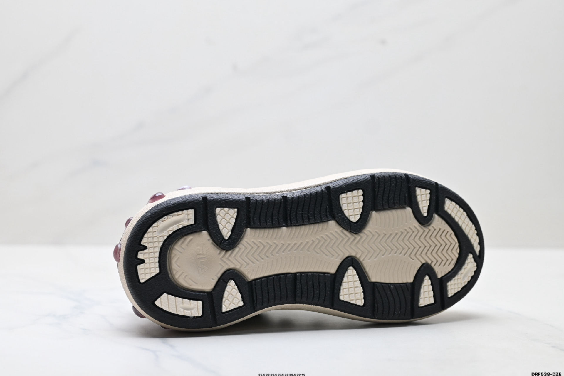 Fila Carrot: Zapatillas Urbanas Cómodas y con Estilo Único | Diversos Colores 10 i1761150338925 2687 0 8