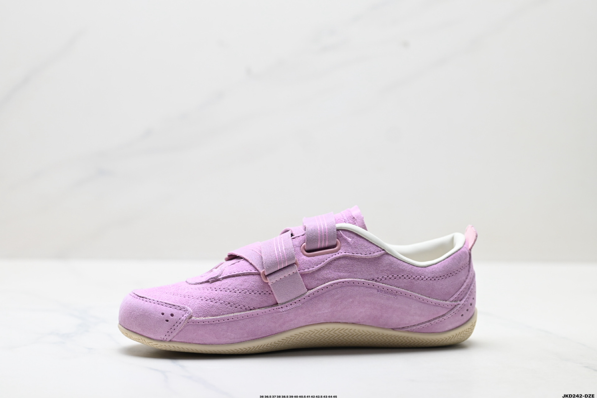 💰180
公司级✅ADIDAS 皮革 FOS URBAN REVERIE 舒适百搭 耐磨低帮 阿迪达斯 生活休闲鞋
货号:KJ4035
尺码:36 36.5 37 38 38.5 39 40 40.5 41 42 42.5 43 44 45
ID:JKD242-DZE