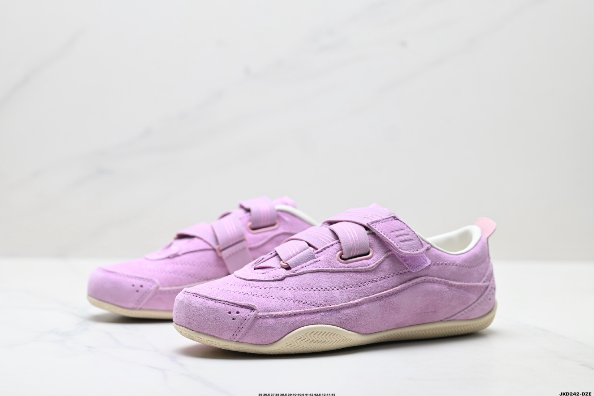 💰180
公司级✅ADIDAS 皮革 FOS URBAN REVERIE 舒适百搭 耐磨低帮 阿迪达斯 生活休闲鞋
货号:KJ4035
尺码:36 36.5 37 38 38.5 39 40 40.5 41 42 42.5 43 44 45
ID:JKD242-DZE