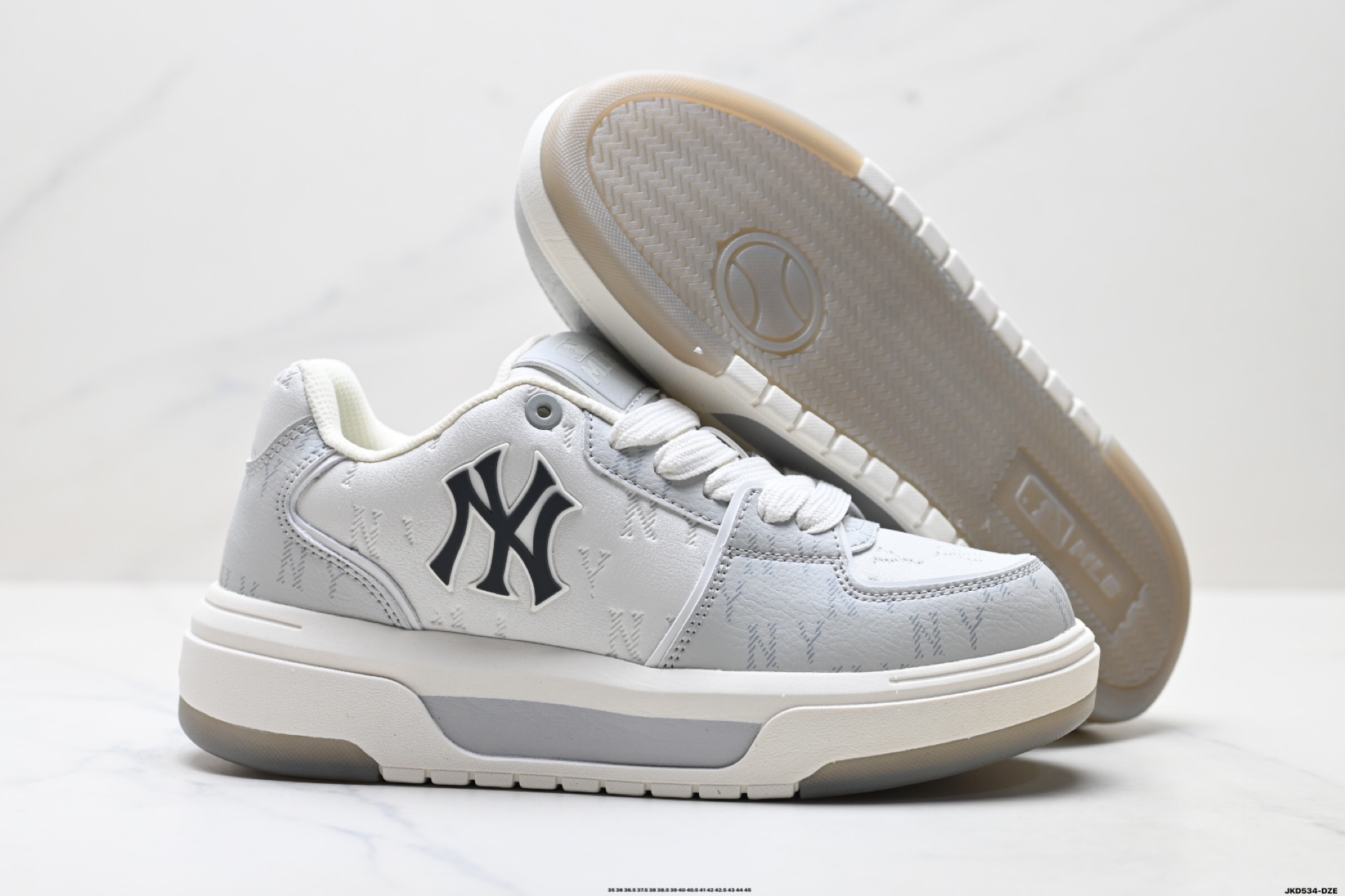 💰180
公司级✅MLB 纽约洋基队 CHUNKY LINER EMBO MONOGRAM 印刻老花 时尚舒适 休闲运动 防滑耐磨增高 低帮 板鞋
货号:3ASXMO36N
尺码:35 36 36.5 37.5 38 38.5 39 40 40.5 41 42 42.5 43 44 45
ID:JKD534-DZE