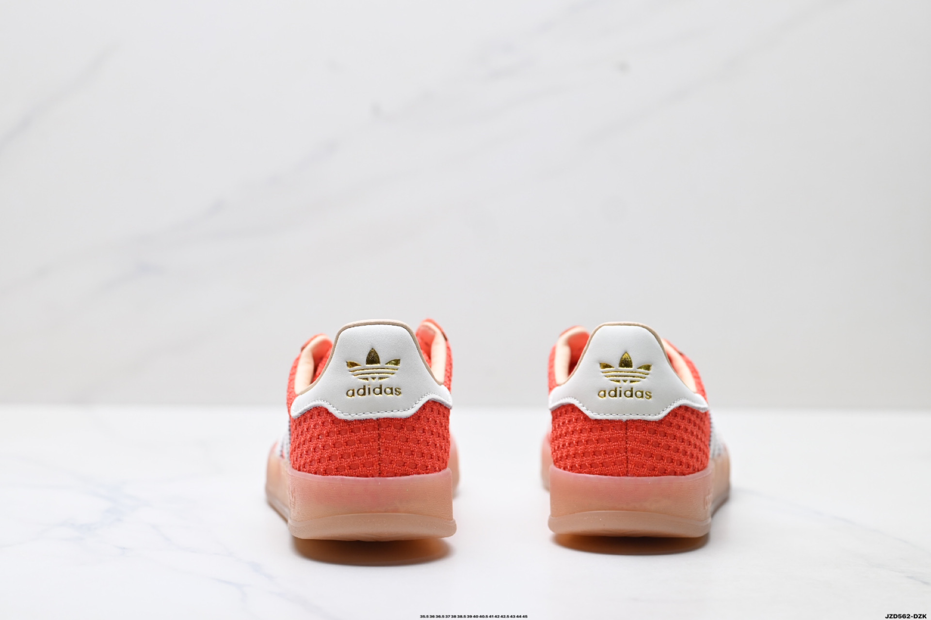 💰160
公司级✅Adidas Originals Gazelle INdoor 三叶草休闲防滑耐磨低帮板鞋
鞋头出色设计 塑就出众贴合感
稳固的后跟贴合足部曲线设计
软弹舒适 不易磨脚
橡胶鞋底配合防滑纹路设计 平稳抓地
官方货号:JS0713
尺码:35.5 36 36.5 37 38 38.5 39 40 40.5 41 42 42.5 43 44 45
ID:JZD562-DZK