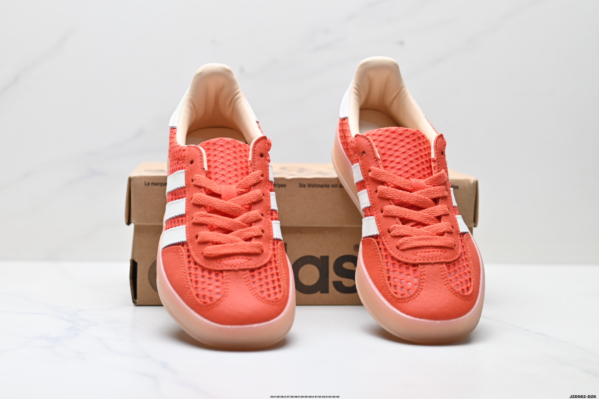 💰160
公司级✅Adidas Originals Gazelle INdoor 三叶草休闲防滑耐磨低帮板鞋
鞋头出色设计 塑就出众贴合感
稳固的后跟贴合足部曲线设计
软弹舒适 不易磨脚
橡胶鞋底配合防滑纹路设计 平稳抓地
官方货号:JS0713
尺码:35.5 36 36.5 37 38 38.5 39 40 40.5 41 42 42.5 43 44 45
ID:JZD562-DZK