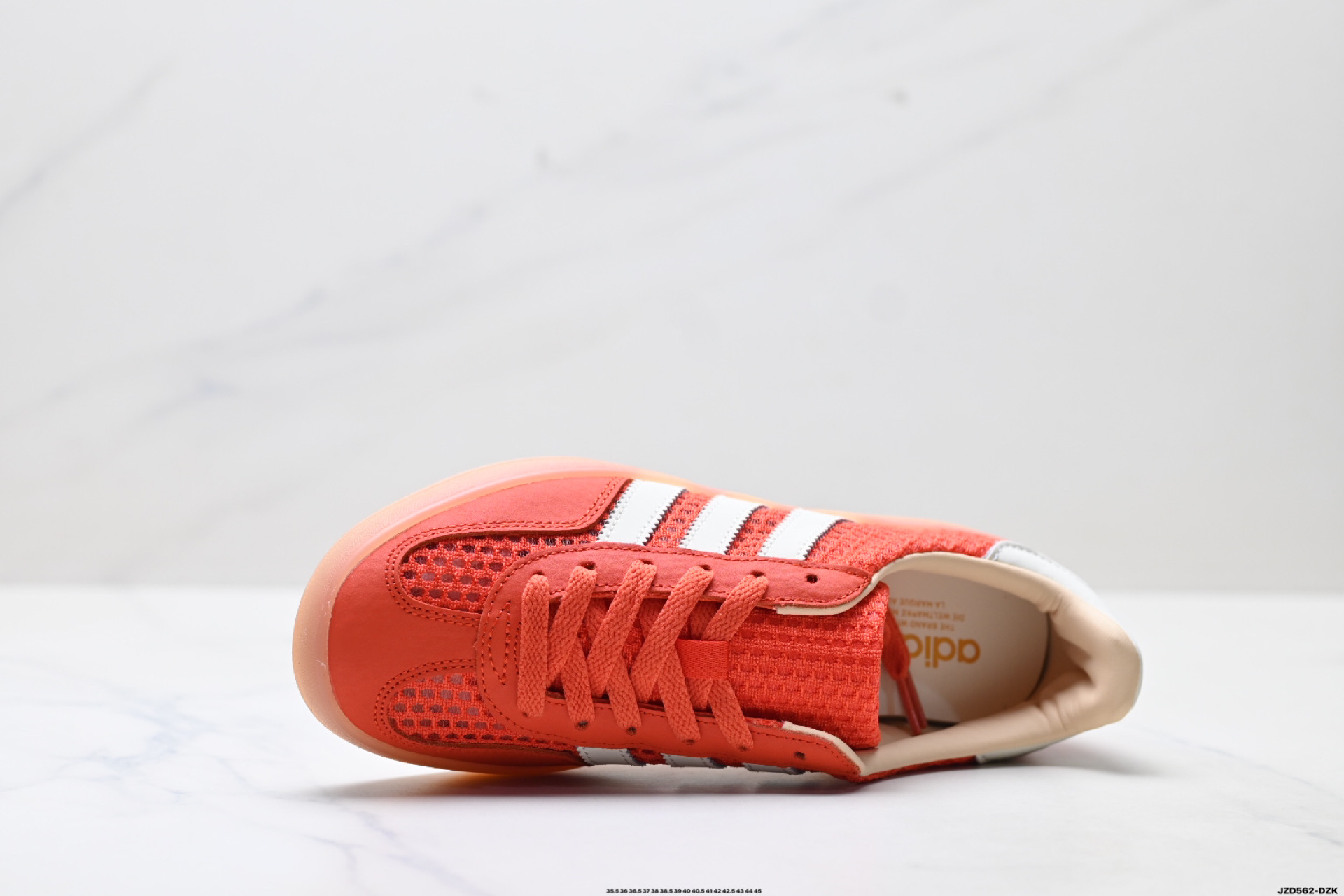 💰160
公司级✅Adidas Originals Gazelle INdoor 三叶草休闲防滑耐磨低帮板鞋
鞋头出色设计 塑就出众贴合感
稳固的后跟贴合足部曲线设计
软弹舒适 不易磨脚
橡胶鞋底配合防滑纹路设计 平稳抓地
官方货号:JS0713
尺码:35.5 36 36.5 37 38 38.5 39 40 40.5 41 42 42.5 43 44 45
ID:JZD562-DZK