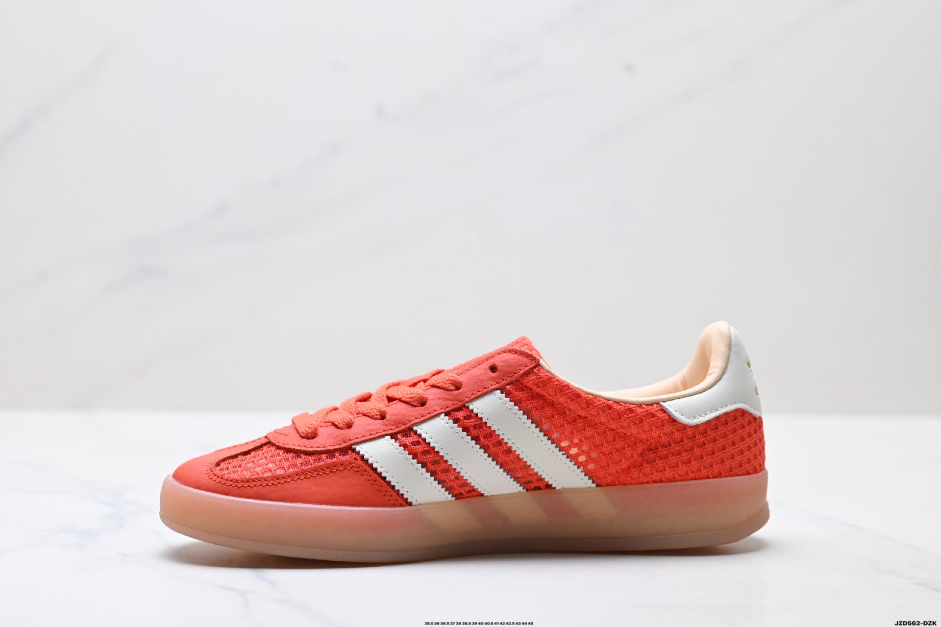 💰160
公司级✅Adidas Originals Gazelle INdoor 三叶草休闲防滑耐磨低帮板鞋
鞋头出色设计 塑就出众贴合感
稳固的后跟贴合足部曲线设计
软弹舒适 不易磨脚
橡胶鞋底配合防滑纹路设计 平稳抓地
官方货号:JS0713
尺码:35.5 36 36.5 37 38 38.5 39 40 40.5 41 42 42.5 43 44 45
ID:JZD562-DZK