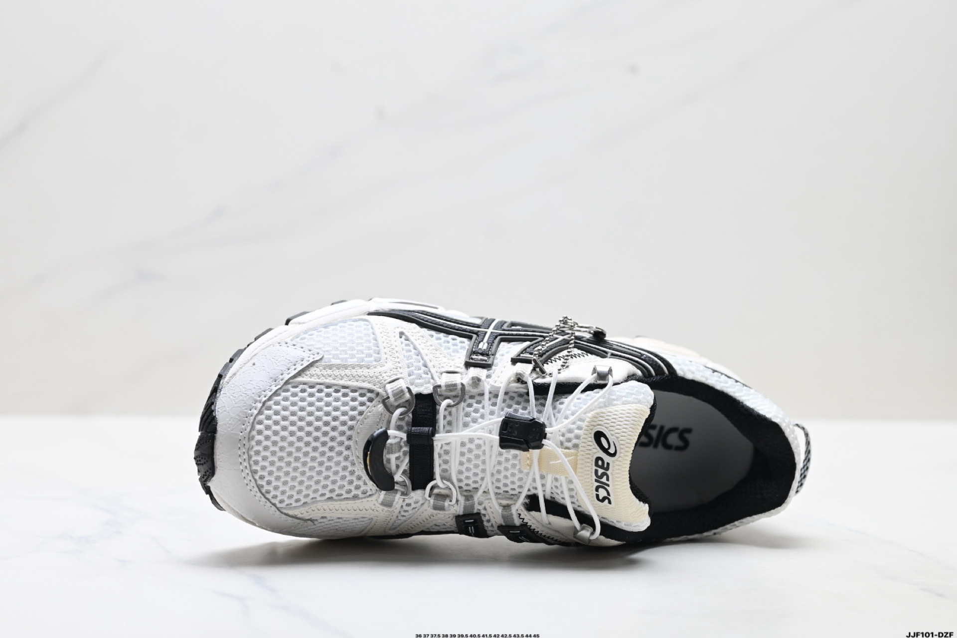 💰155
真标✅Asics Gel-Kahana 8 FL 亚瑟士经典户外跑鞋如今机能风和户外风吹得正劲 这款Gel-Kahana 8便是主打Urban Outdoor机能越野风格 城市和户外场景都能轻松应对
货号:1012B892-101
Size:36 37 37.5 38 39 39.5 40 40.5 41.5 42 42.5 43.5 44 45
ID:JJF101-DZF