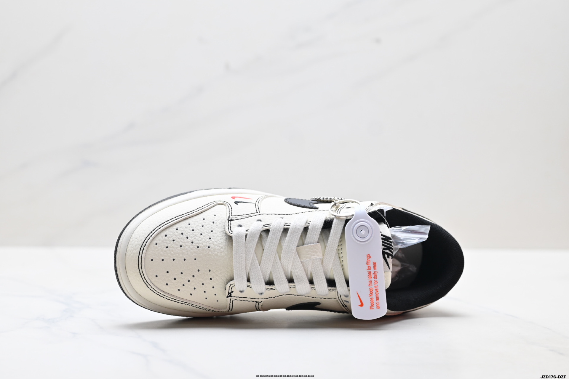 特价‼️💰160
公司级✅Nike Dunk Low Retro ‘DIY高端定制’耐克 低帮休闲运动板鞋
原装头层材料 用料绝不含糊 独家版型蒸餾加工帶來的是更好的视觉和脚感体验 清洁度 电绣工艺 皮料切割干净无任何毛边 细节完美
货号:XX2025-316
尺码:36 36.5 37.5 38 38.5 39 40 40.5 41 42 42.5 43 44 45
ID:JZD176-DZF