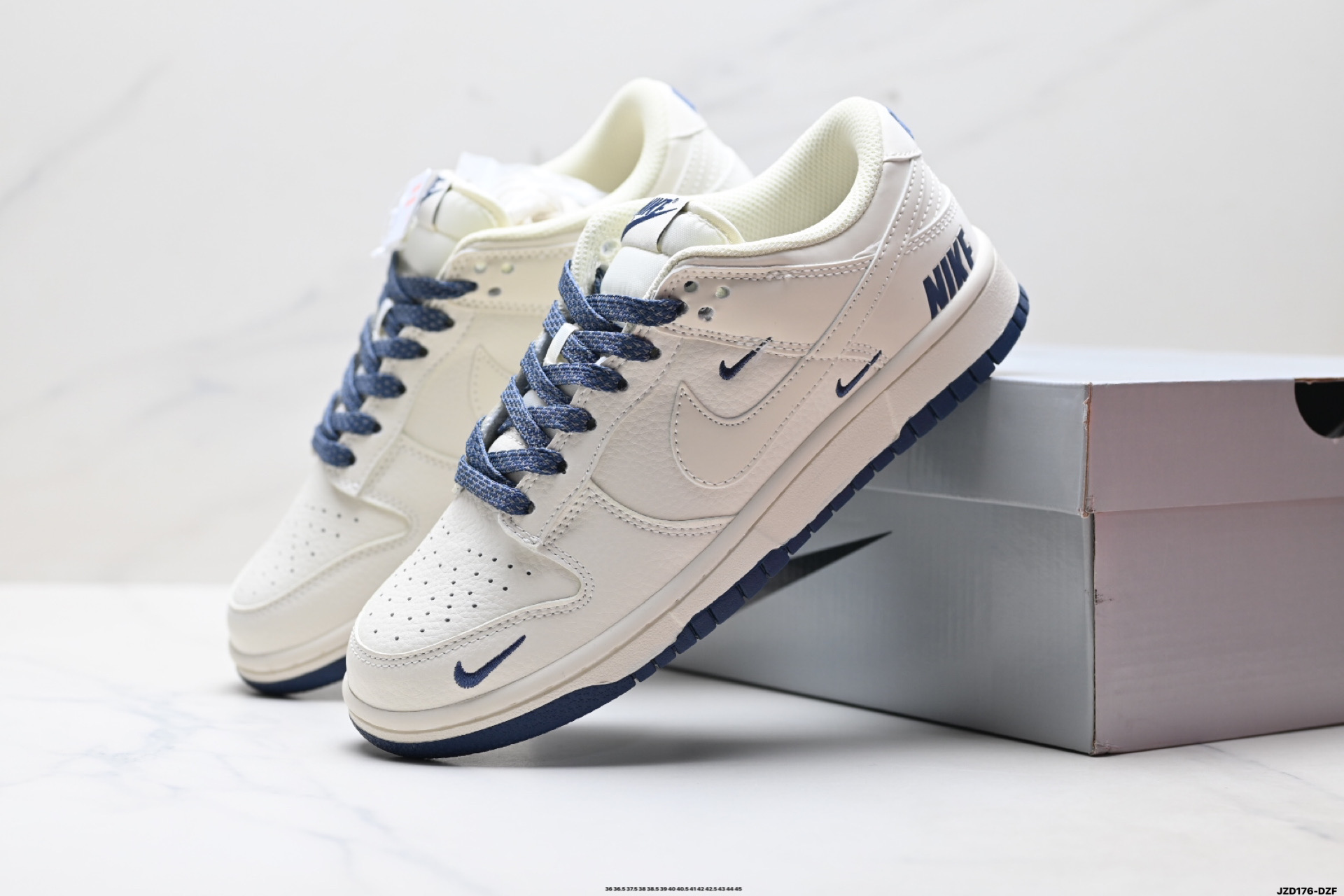 🈴特价‼️💰160
公司级✅Nike Dunk Low Retro ‘DIY高端定制’耐克 低帮休闲运动板鞋
原装头层材料 用料绝不含糊 独家版型蒸餾加工帶來的是更好的视觉和脚感体验 清洁度 电绣工艺 皮料切割干净无任何毛边 细节完美
货号:XX2025-316
尺码:36 36.5 37.5 38 38.5 39 40 40.5 41 42 42.5 43 44 45
ID:JZD176-DZF