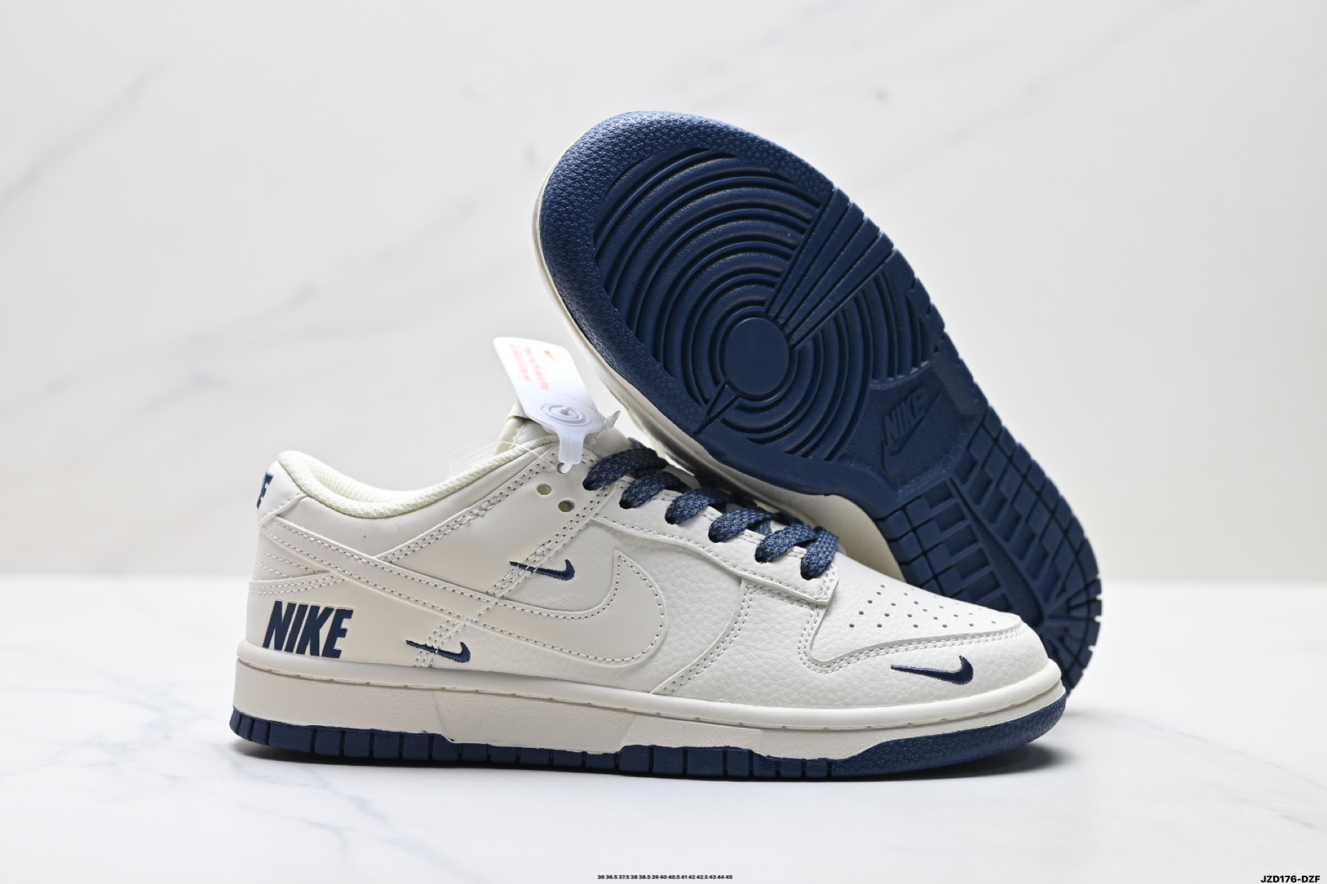 🈴特价‼️💰160
公司级✅Nike Dunk Low Retro ‘DIY高端定制’耐克 低帮休闲运动板鞋
原装头层材料 用料绝不含糊 独家版型蒸餾加工帶來的是更好的视觉和脚感体验 清洁度 电绣工艺 皮料切割干净无任何毛边 细节完美
货号:XX2025-316
尺码:36 36.5 37.5 38 38.5 39 40 40.5 41 42 42.5 43 44 45
ID:JZD176-DZF