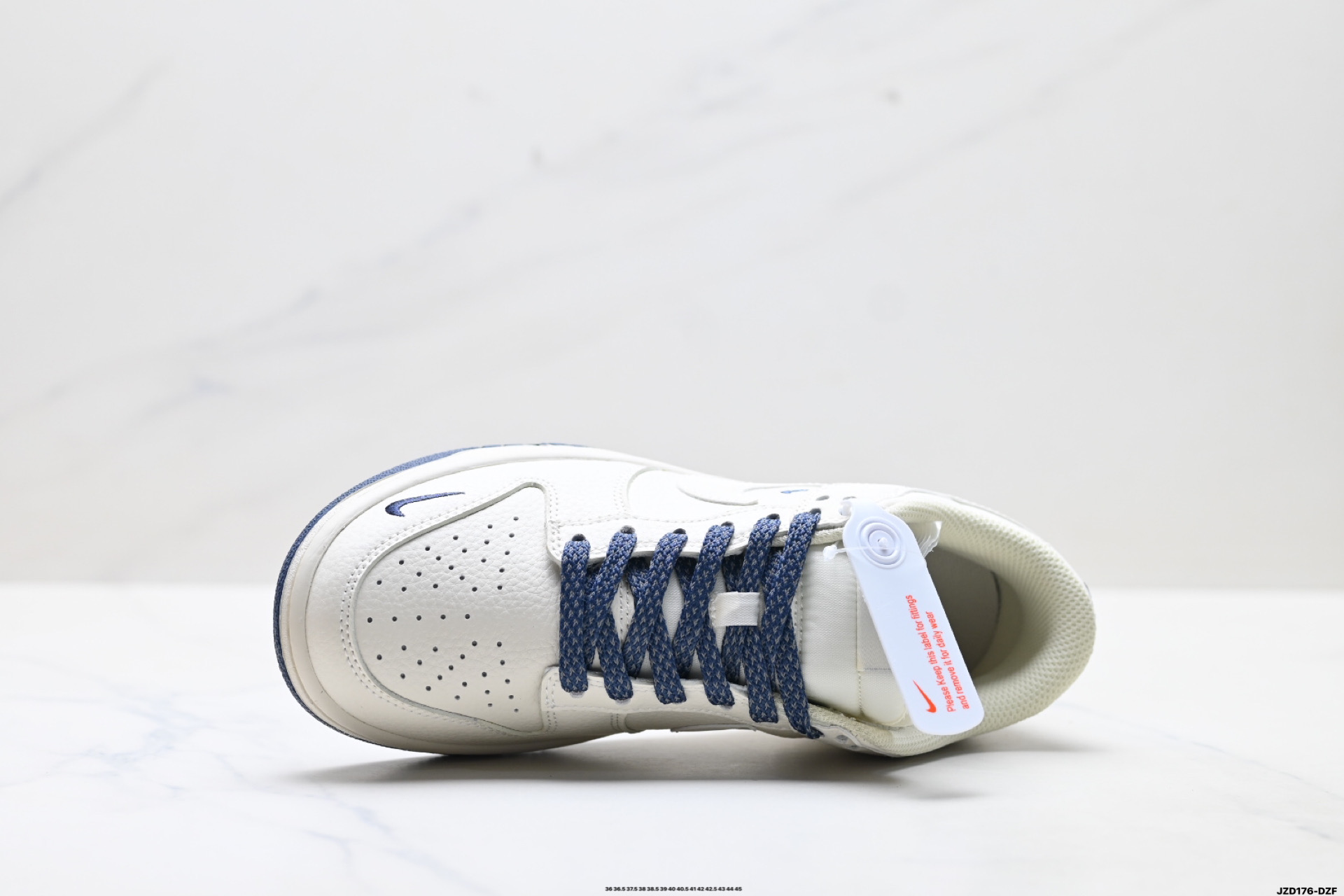 特价‼️💰160
公司级✅Nike Dunk Low Retro ‘DIY高端定制’耐克 低帮休闲运动板鞋
原装头层材料 用料绝不含糊 独家版型蒸餾加工帶來的是更好的视觉和脚感体验 清洁度 电绣工艺 皮料切割干净无任何毛边 细节完美
货号:XX2025-316
尺码:36 36.5 37.5 38 38.5 39 40 40.5 41 42 42.5 43 44 45
ID:JZD176-DZF