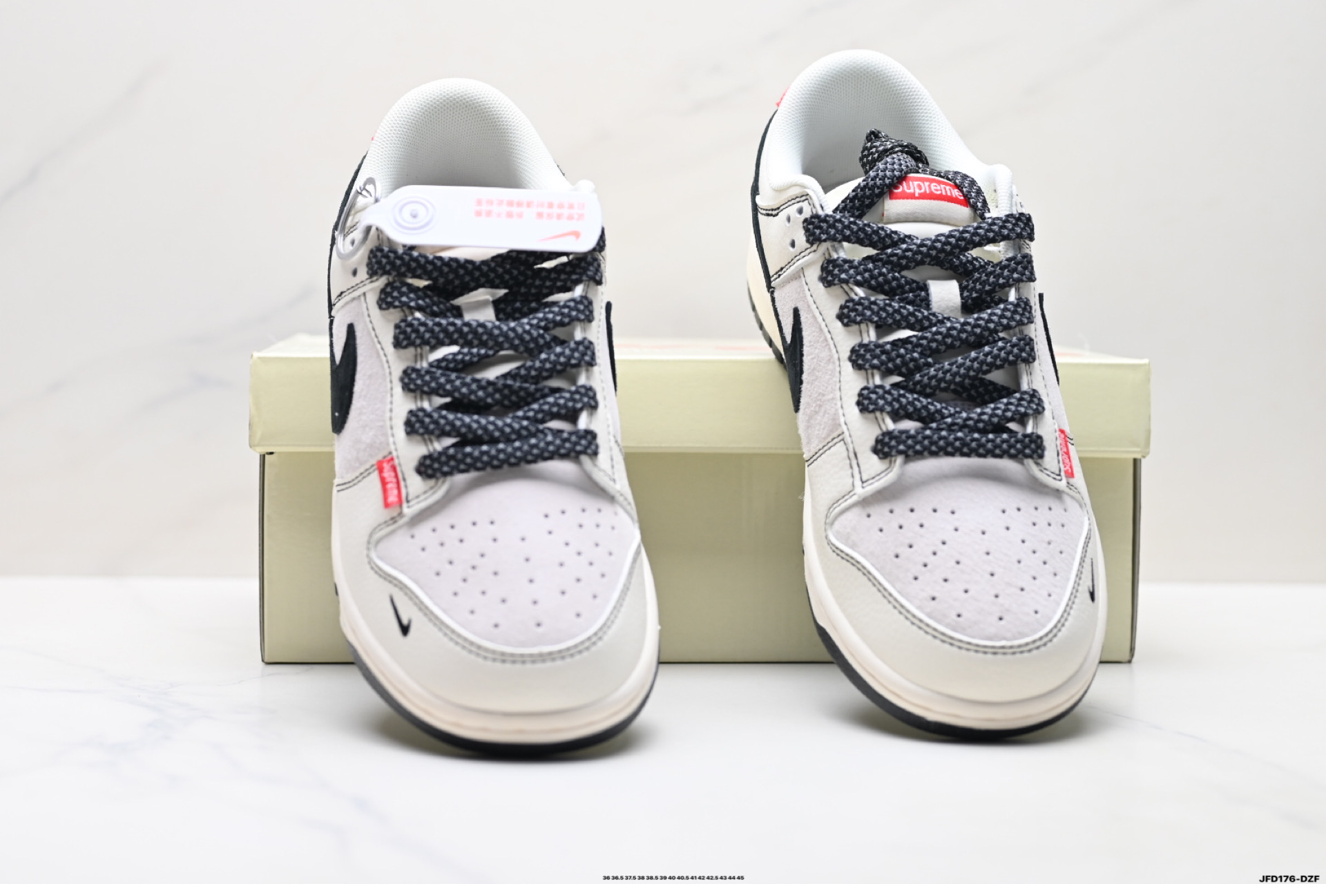 💰190
公司级✅Nike Dunk Low Retro ‘DIY高端定制’耐克 低帮休闲运动板鞋
原装头层材料 用料绝不含糊 独家版型蒸餾加工帶來的是更好的视觉和脚感体验 清洁度 电绣工艺 皮料切割干净无任何毛边 细节完美
货号:BB7518-024
尺码:36 36.5 37.5 38 38.5 39 40 40.5 41 42 42.5 43 44 45
ID:JFD176-DZF