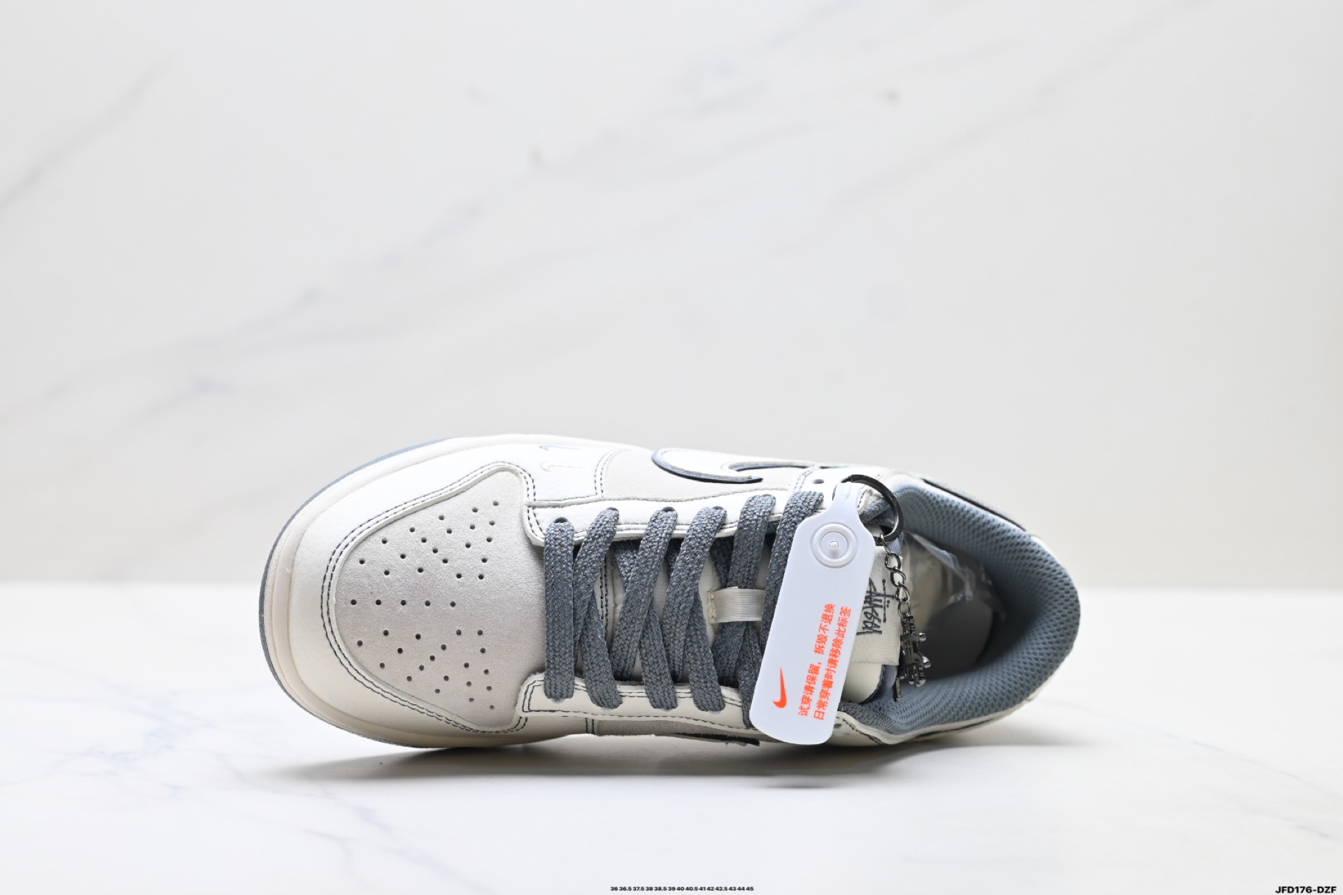 💰190
公司级✅Nike Dunk Low Retro ‘DIY高端定制’耐克 低帮休闲运动板鞋
原装头层材料 用料绝不含糊 独家版型蒸餾加工帶來的是更好的视觉和脚感体验 清洁度 电绣工艺 皮料切割干净无任何毛边 细节完美
货号:BB7518-024
尺码:36 36.5 37.5 38 38.5 39 40 40.5 41 42 42.5 43 44 45
ID:JFD176-DZF