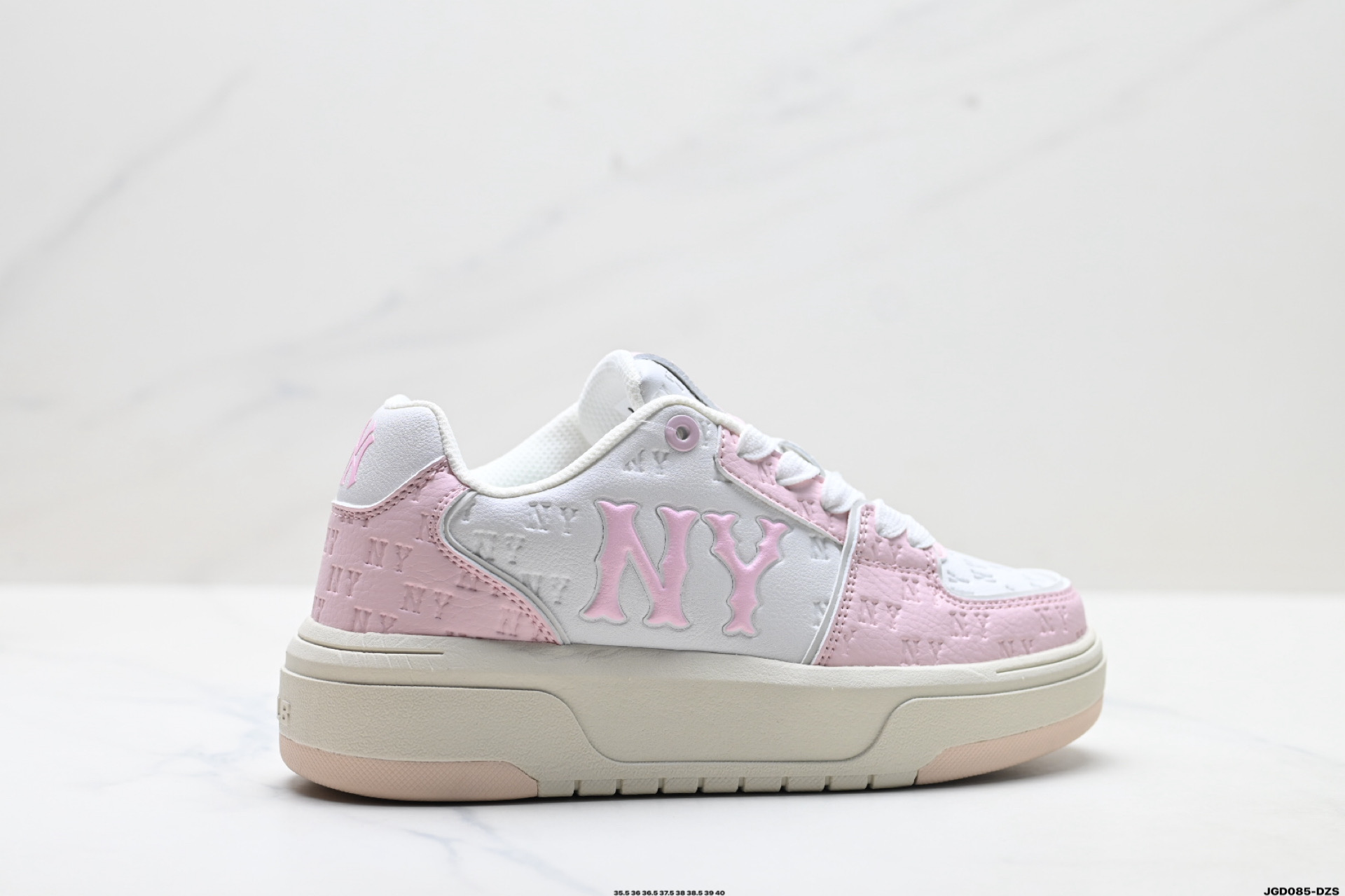 נעליים אופנת ניו יורק ינקיז מעוצבות נחות ומסודרות לנשים