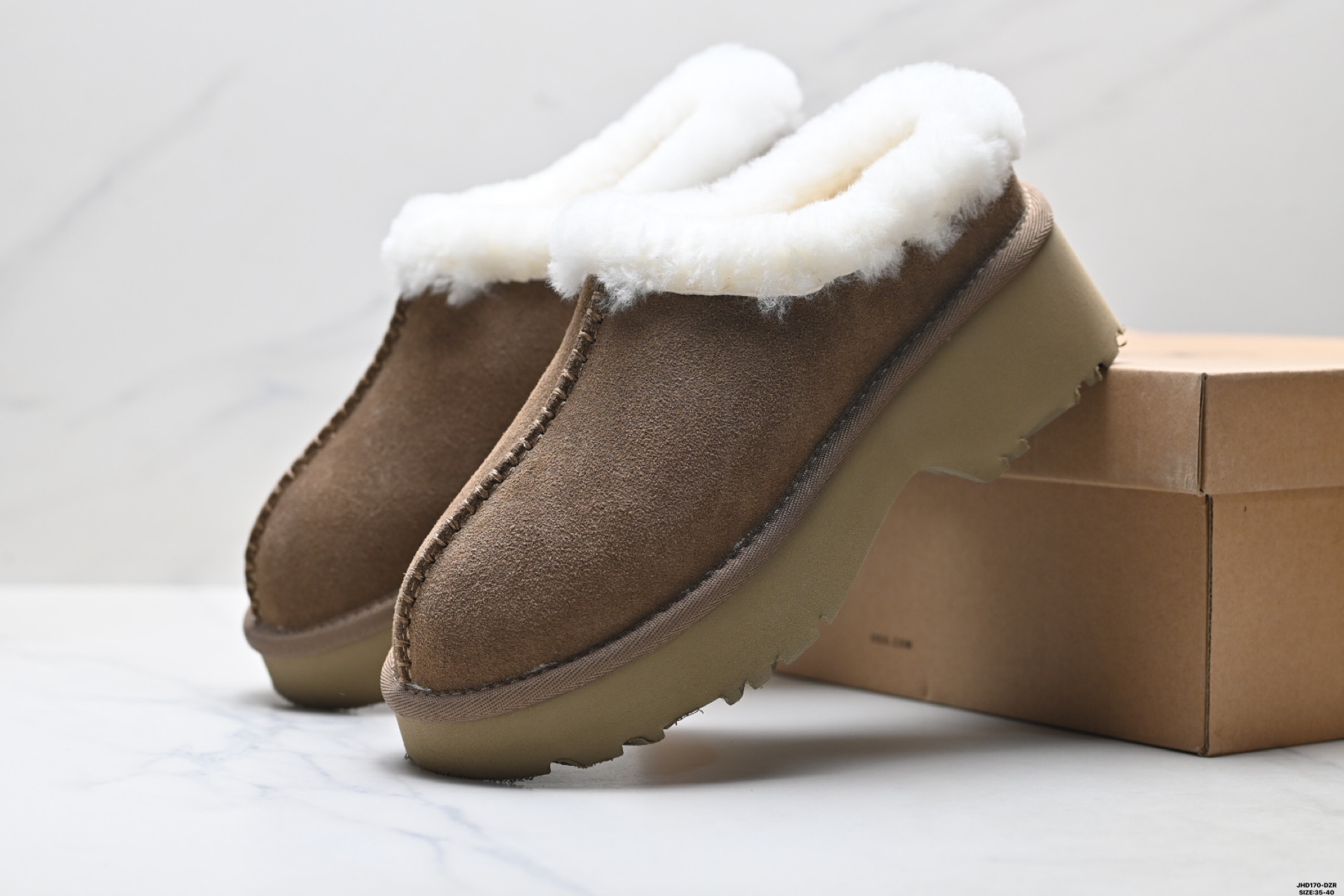 210 UGG降温加绒保暖抗寒 防滑耐磨舒适英伦学院风 日常通勤外出游玩经典百搭时尚增高休闲 短筒雪地靴 8619