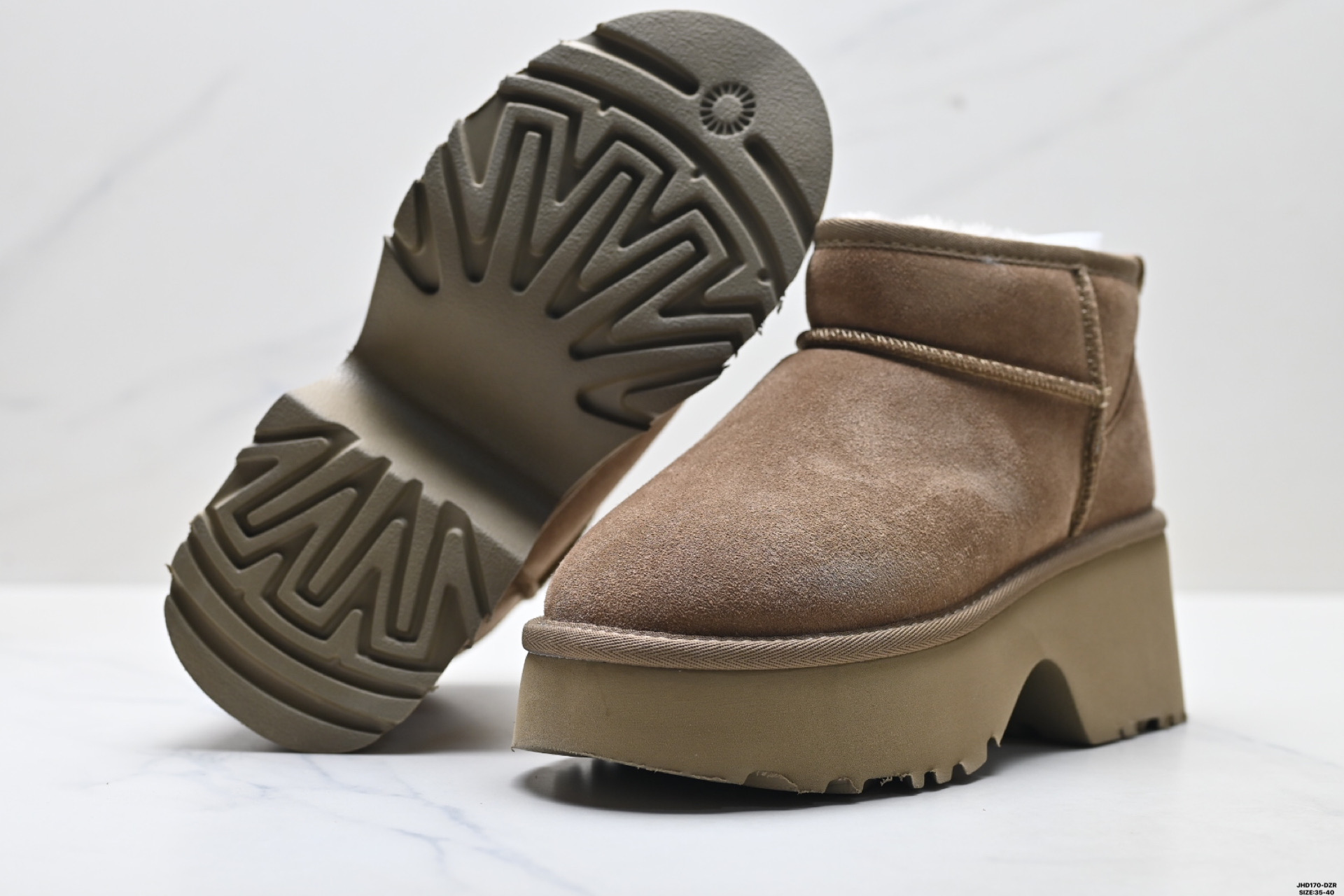 210 UGG降温加绒保暖抗寒 防滑耐磨舒适英伦学院风 日常通勤外出游玩经典百搭时尚增高休闲 高筒雪地靴 8618