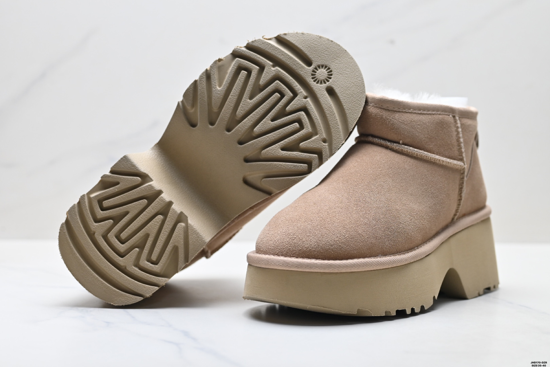 210 UGG降温加绒保暖抗寒 防滑耐磨舒适英伦学院风 日常通勤外出游玩经典百搭时尚增高休闲 高筒雪地靴 8618