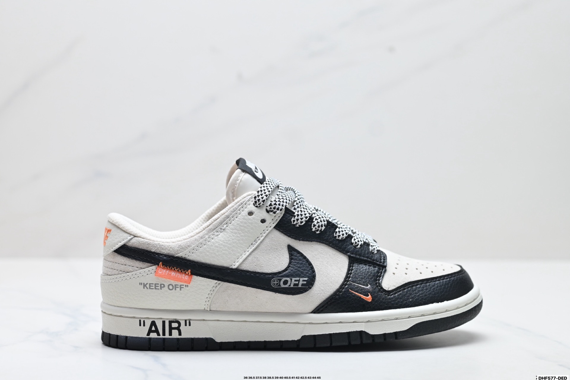 Nike Dunk Low Retro x Off-White: נעלי סניקרס בעיצוב אישי, חומרים פרימיום